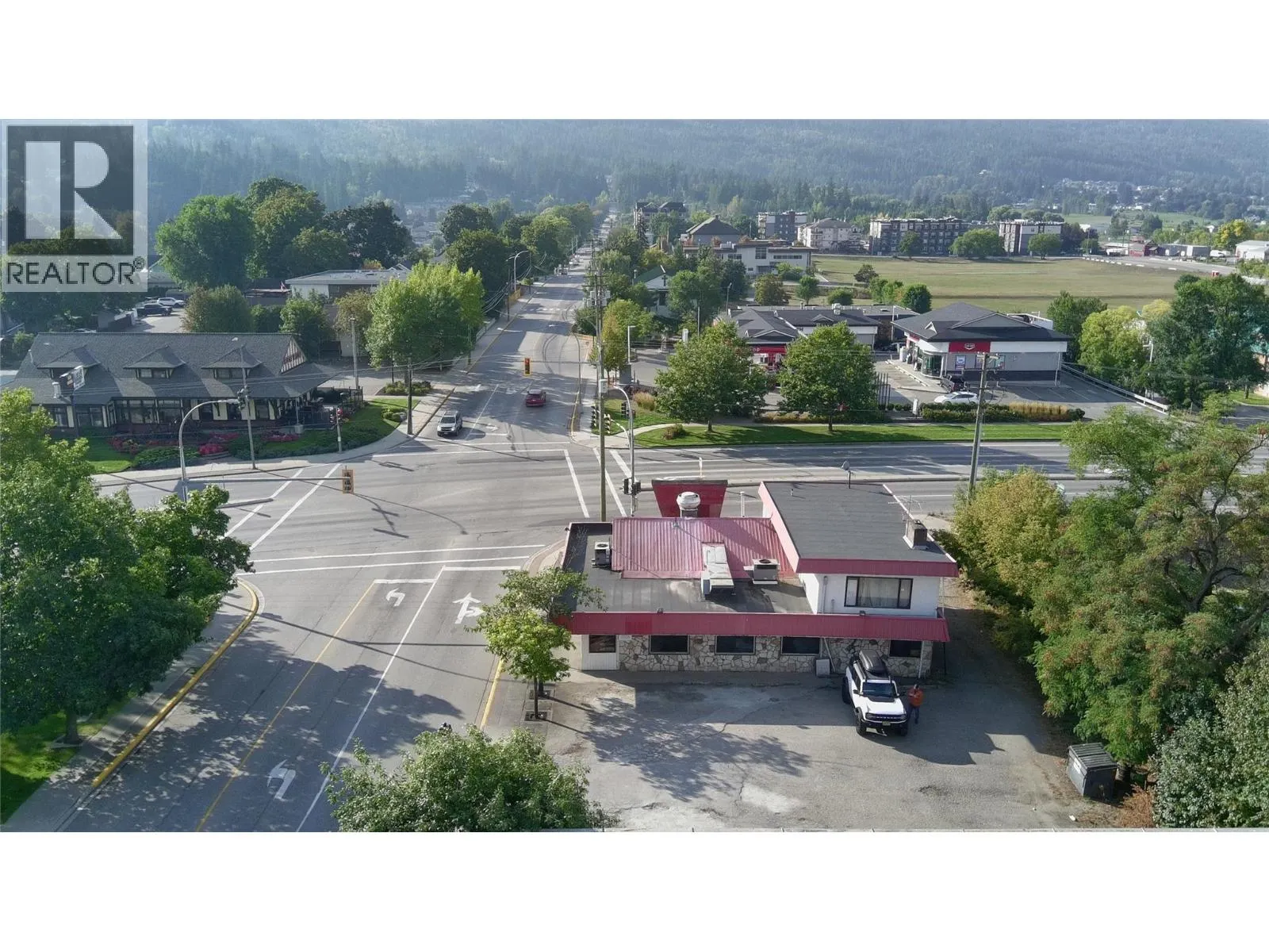 21 & 61 Shuswap Street NW