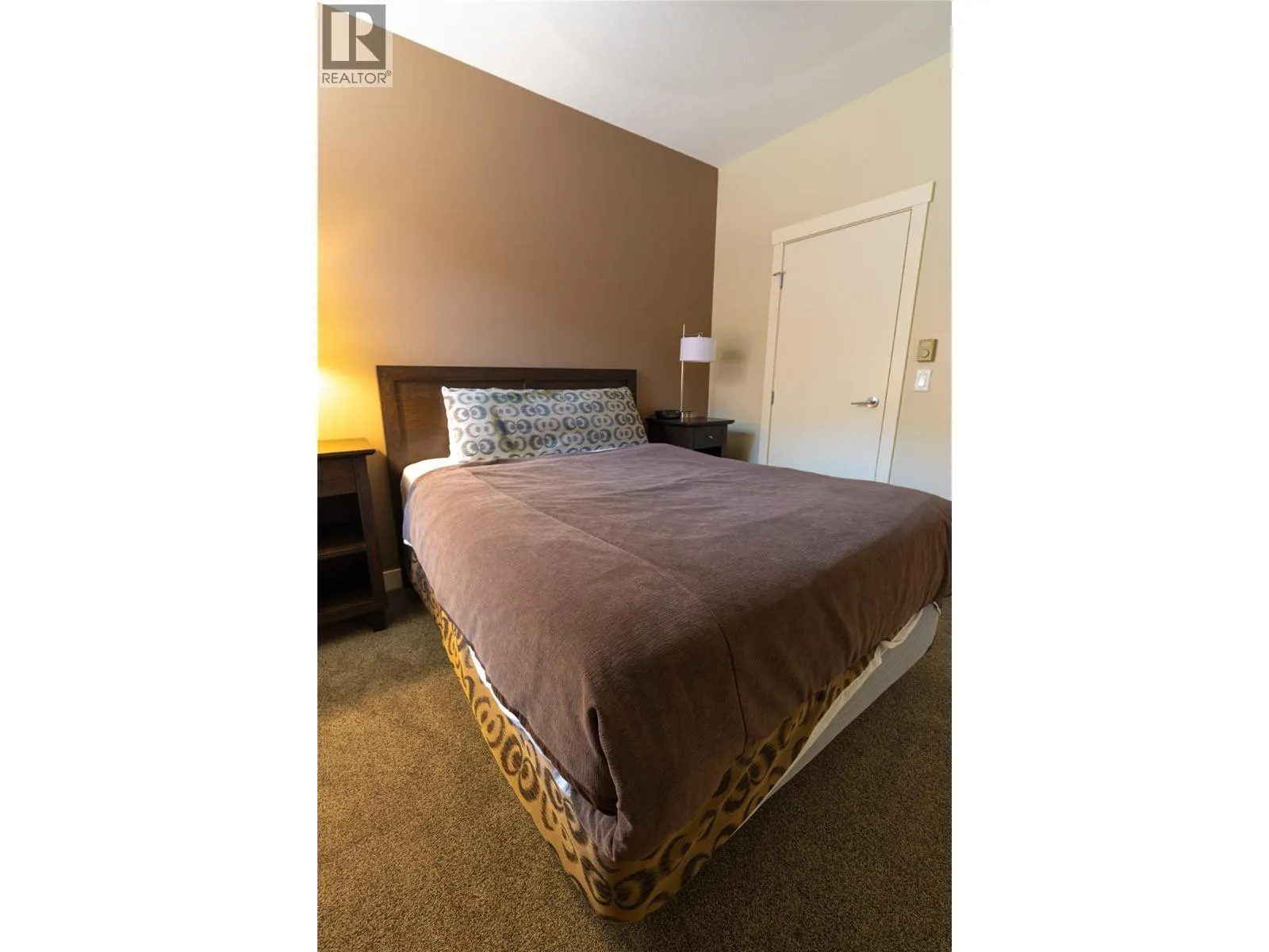 2049 Summit Drive Unit# 212A