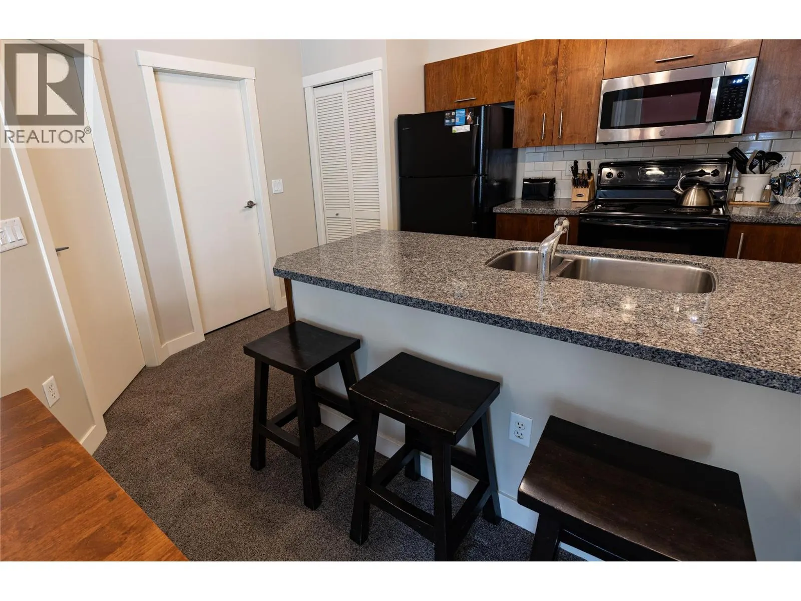 2049 Summit Drive Unit# 212A