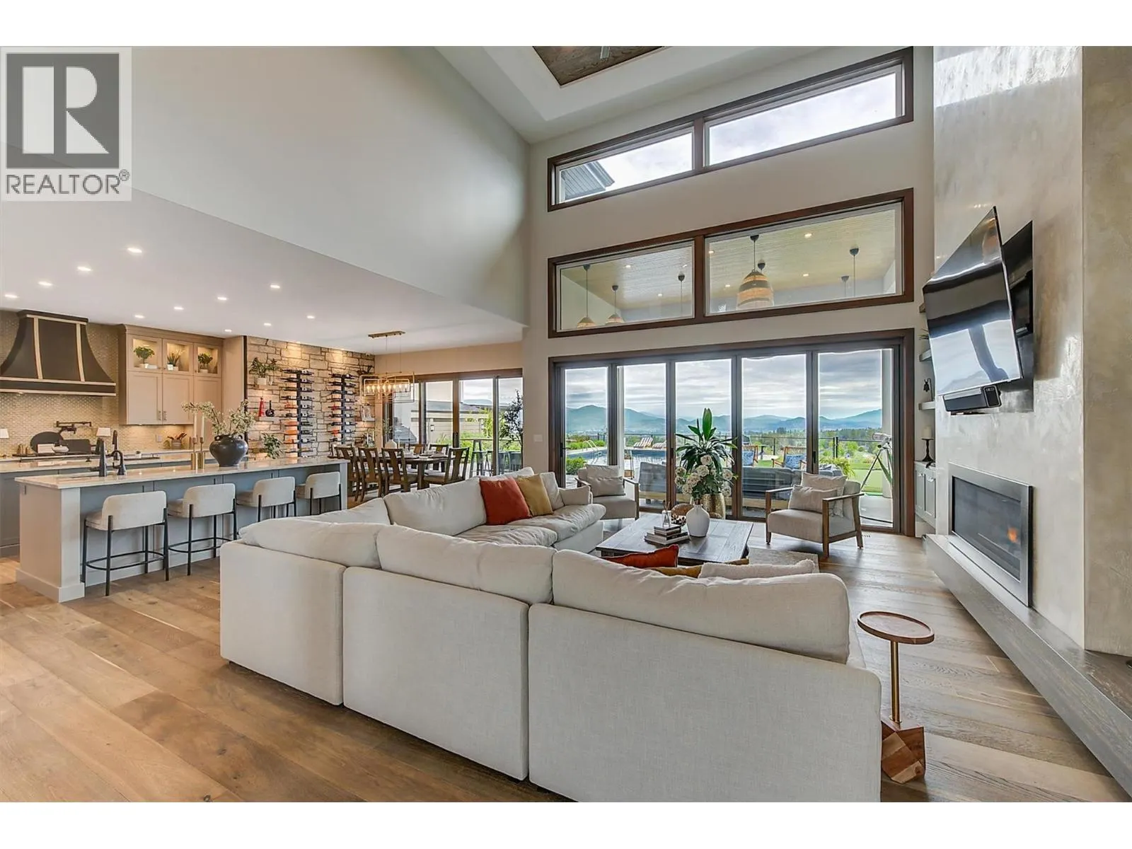 1612 Vincent Place