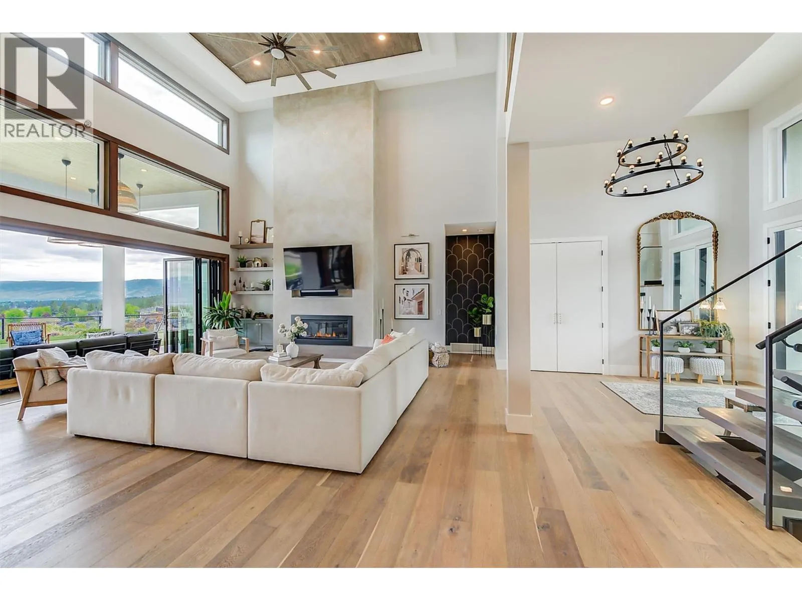 1612 Vincent Place