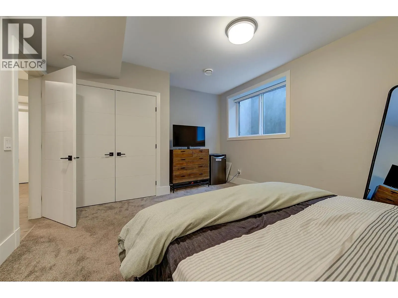 1612 Vincent Place