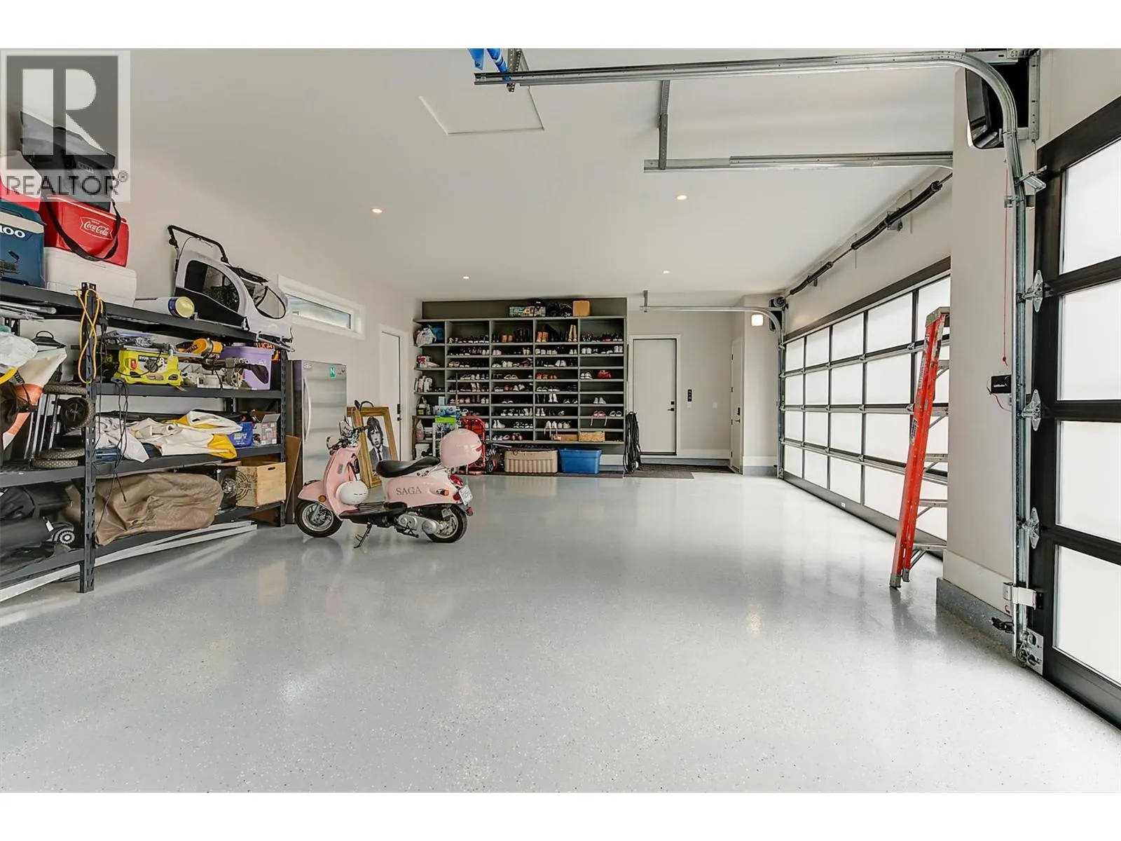 1612 Vincent Place