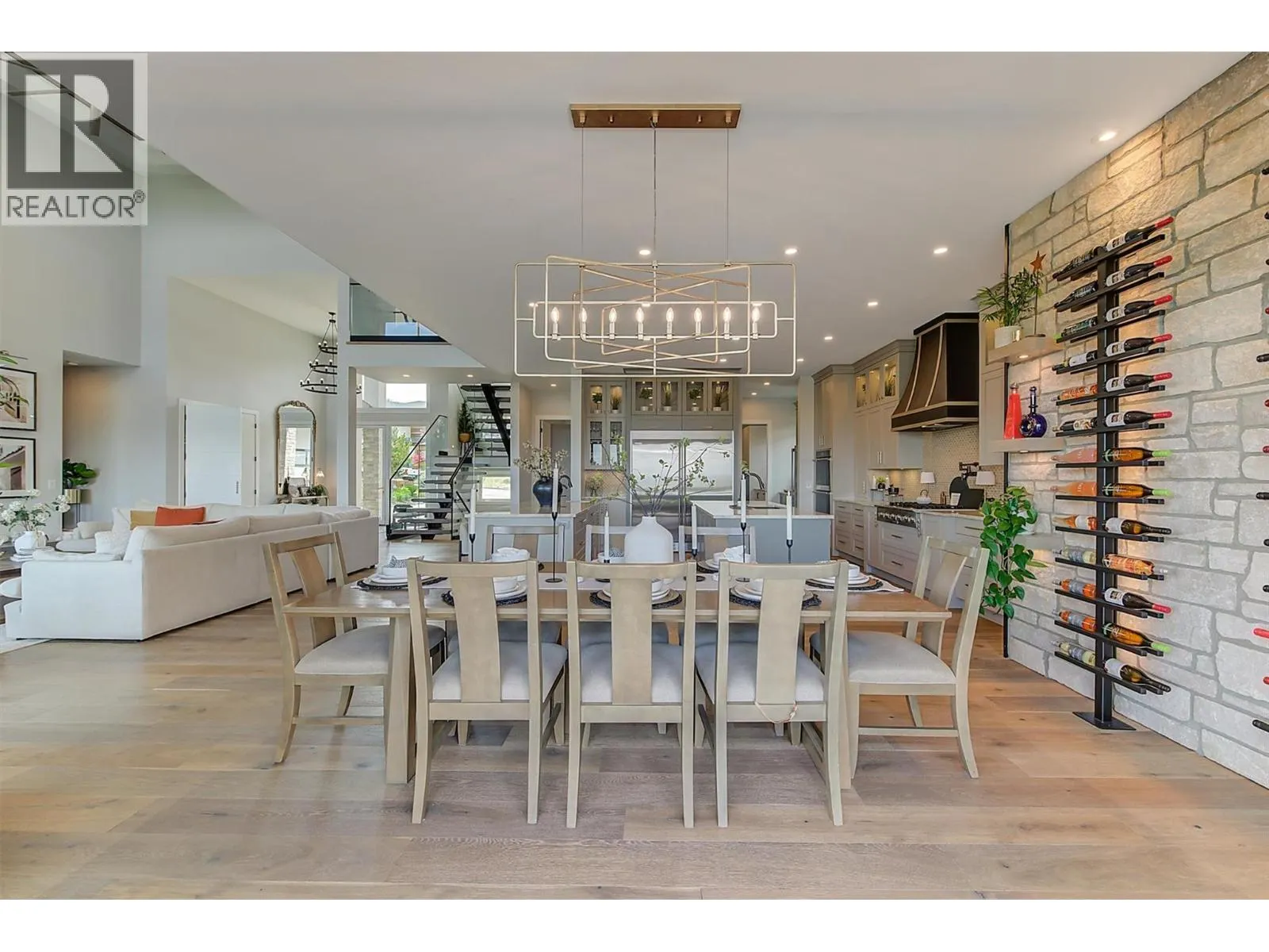 1612 Vincent Place