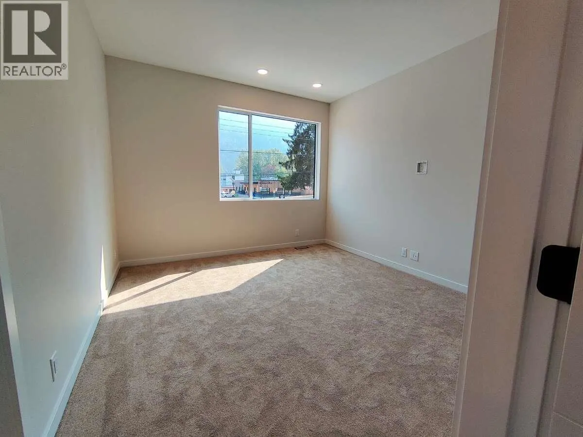 1906 Silver King Road