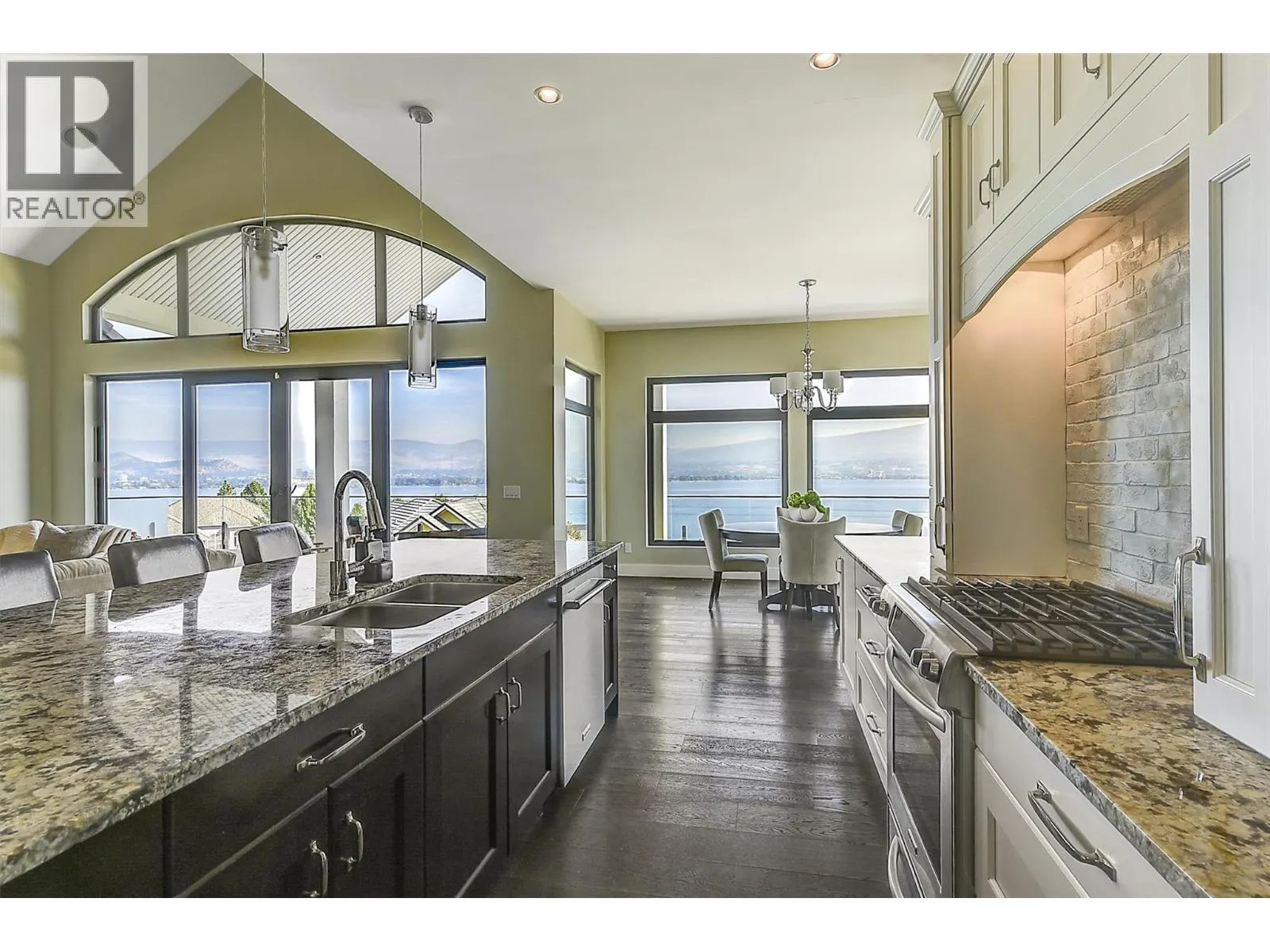 2561 Casa Palmero Drive