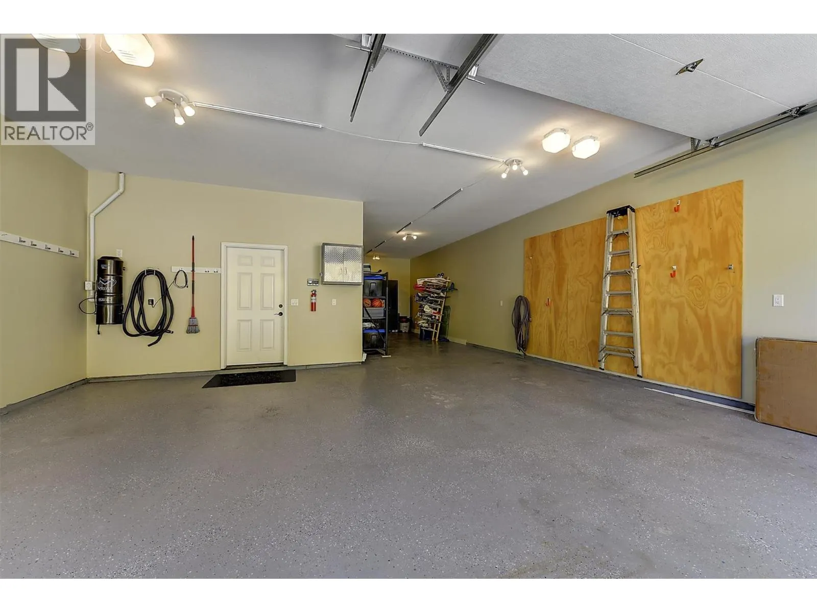 2561 Casa Palmero Drive