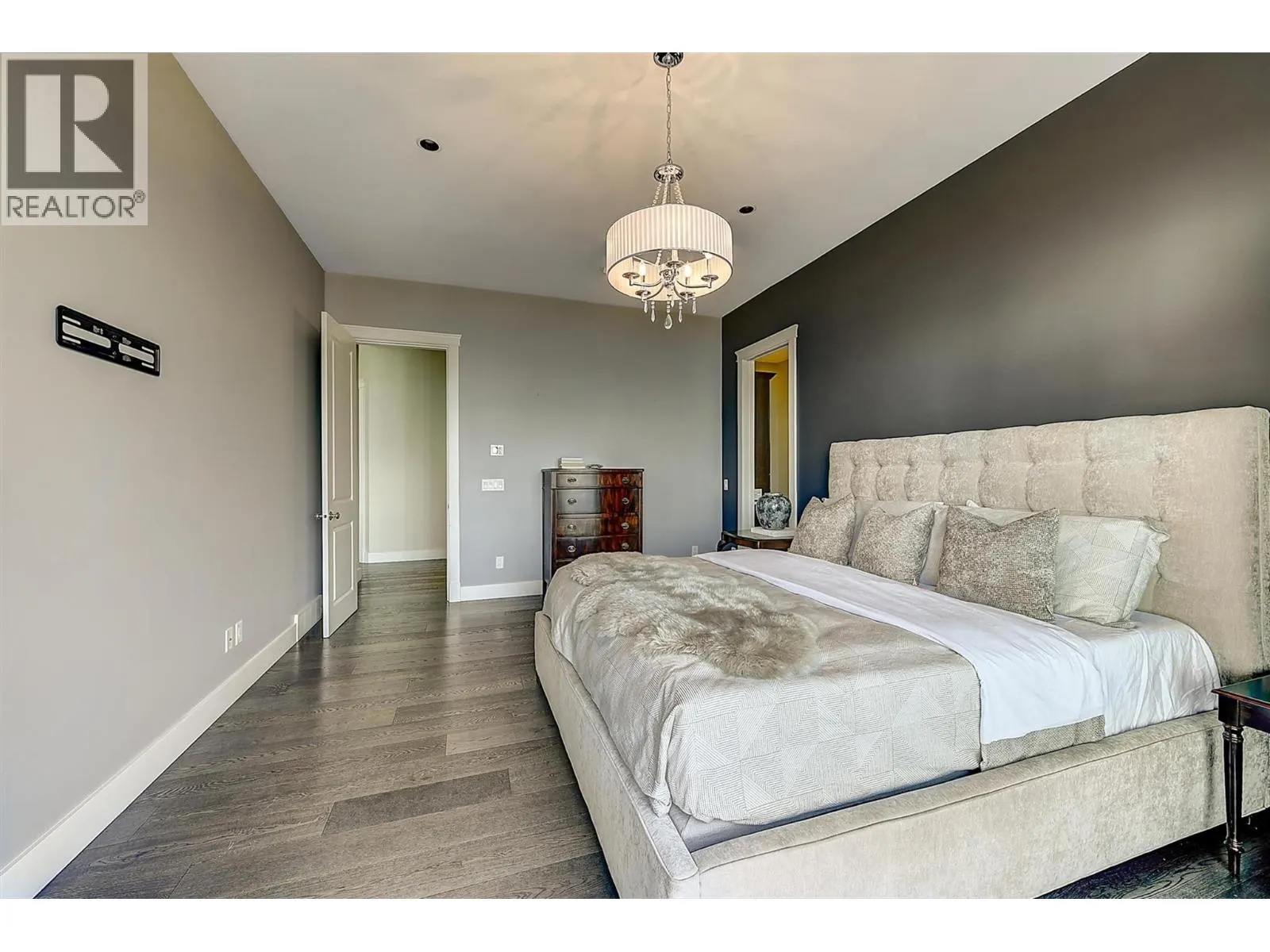 2561 Casa Palmero Drive