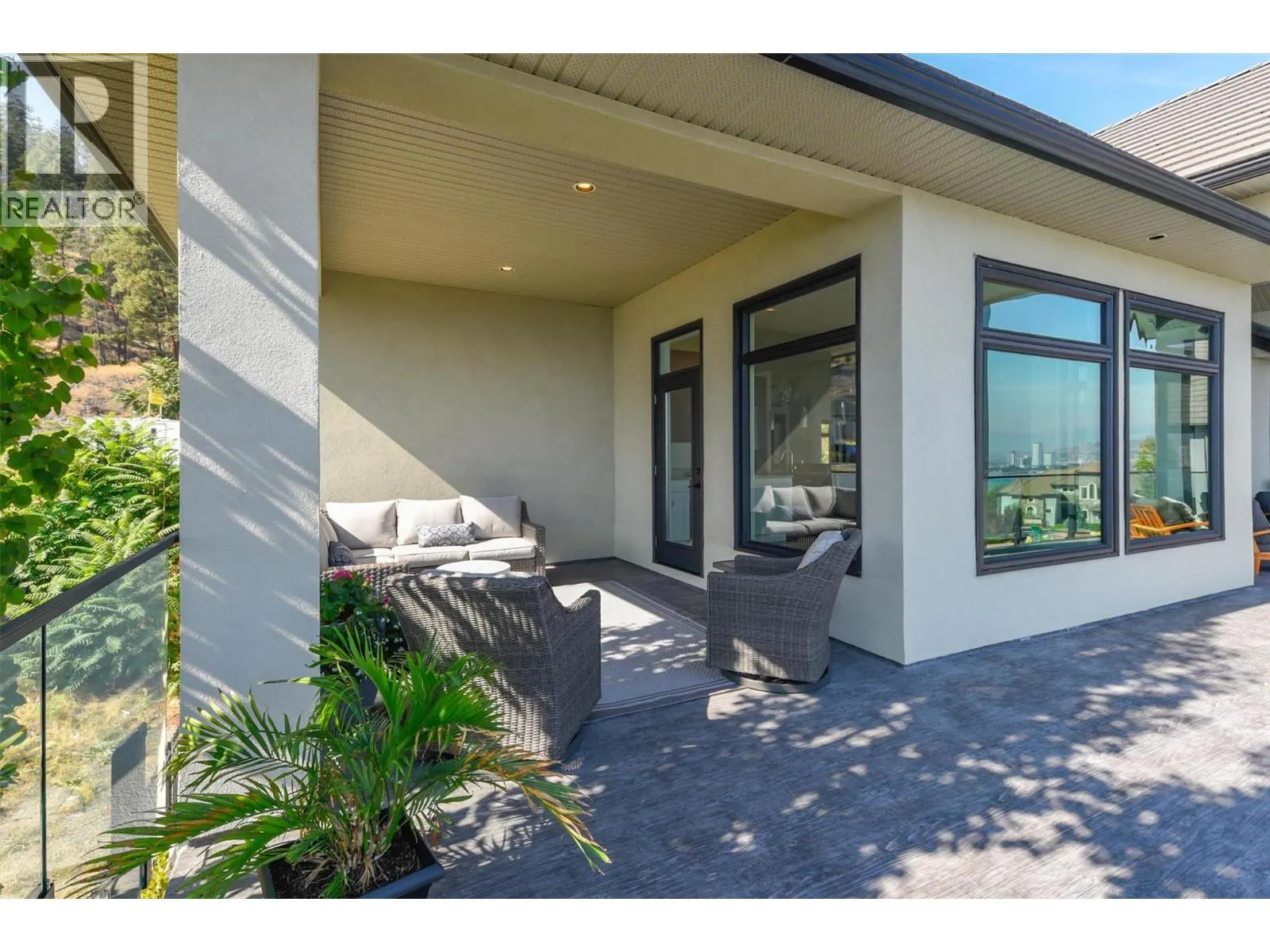 2561 Casa Palmero Drive