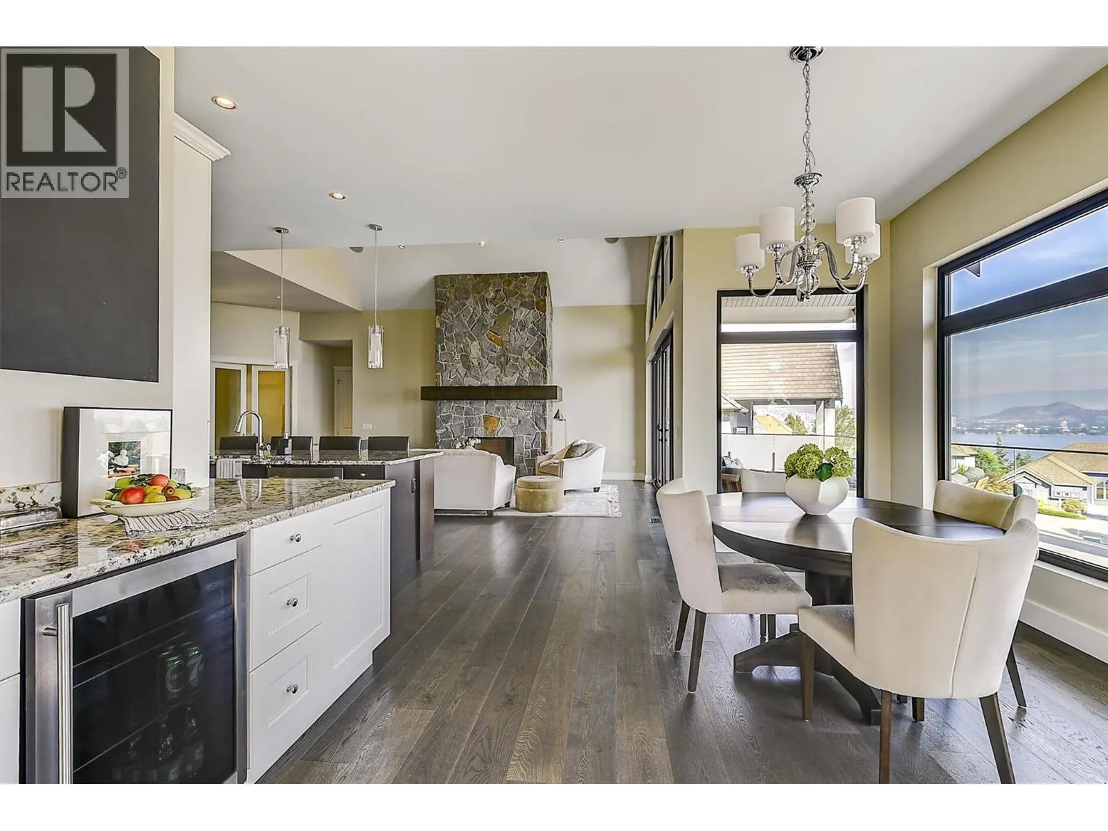 2561 Casa Palmero Drive