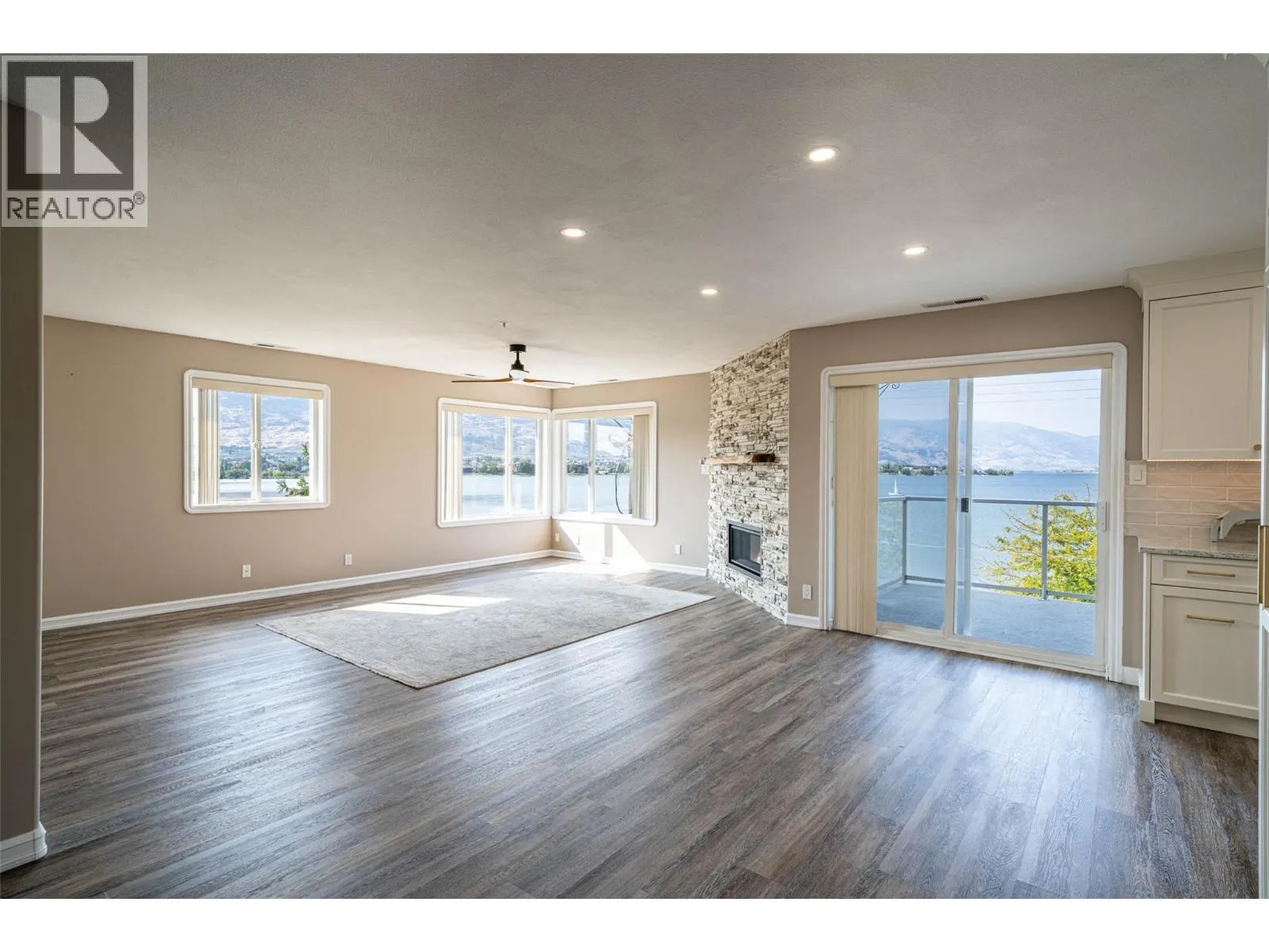 6805 COTTONWOOD Drive Unit# 300