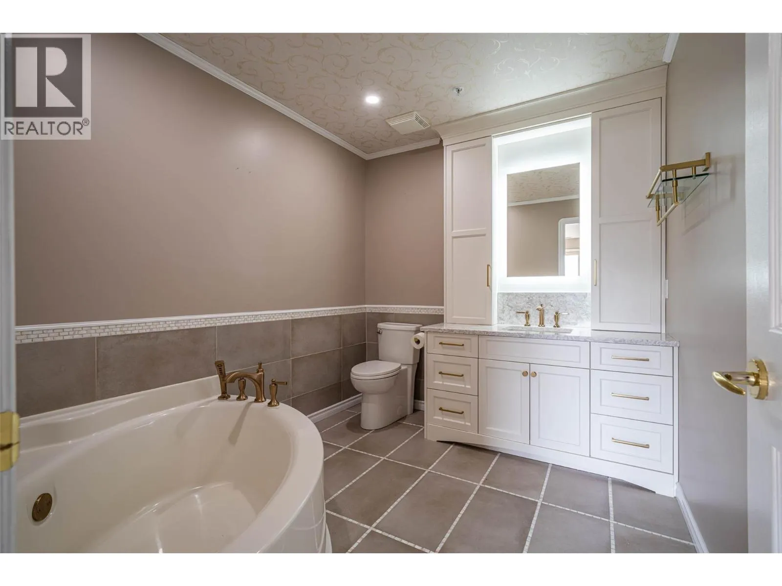 6805 COTTONWOOD Drive Unit# 300