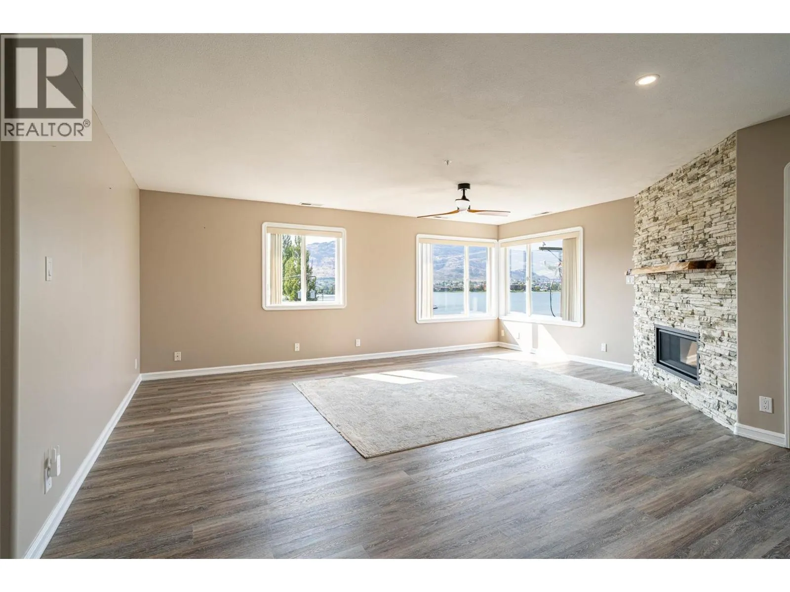 6805 COTTONWOOD Drive Unit# 300