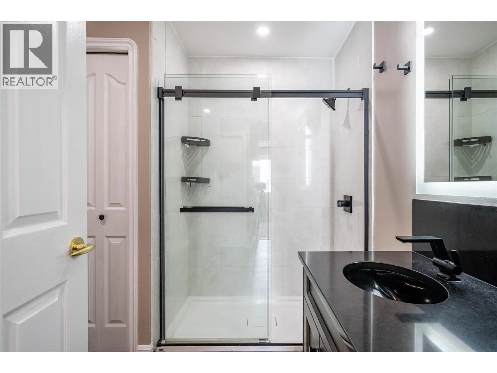 6805 COTTONWOOD Drive Unit# 300