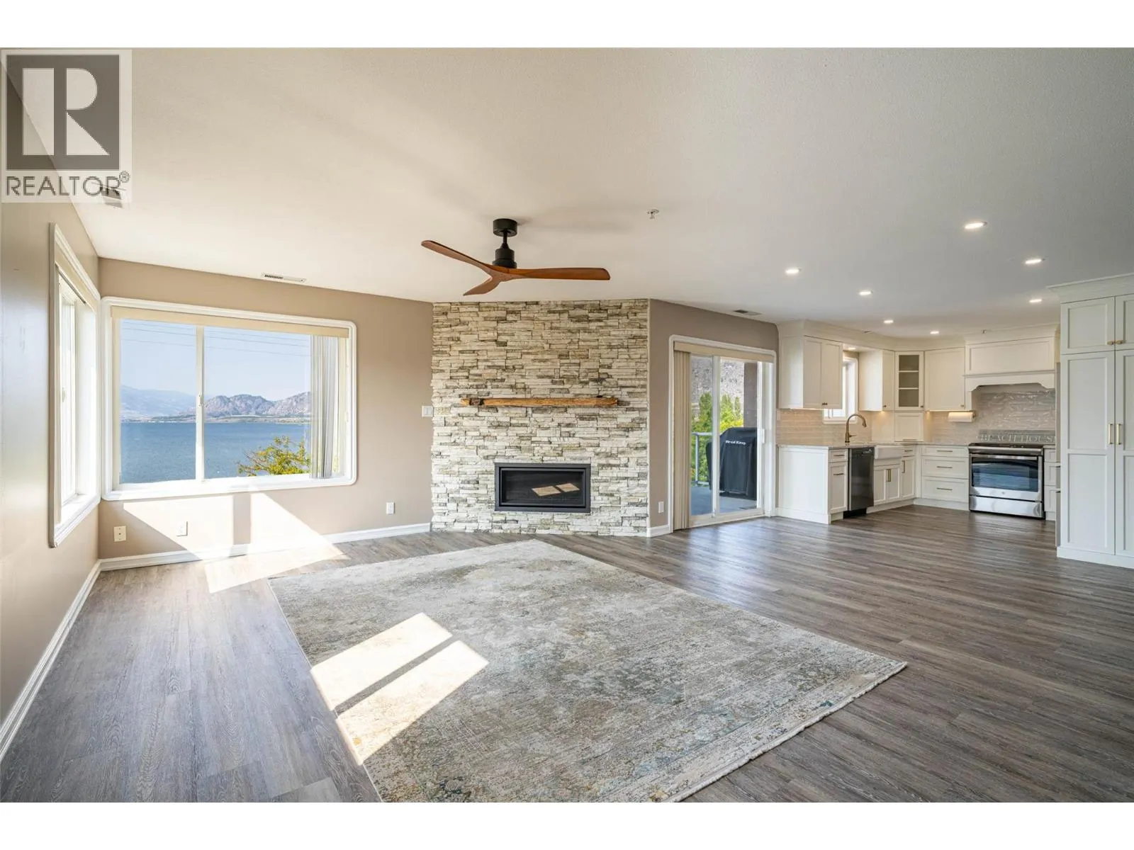 6805 COTTONWOOD Drive Unit# 300