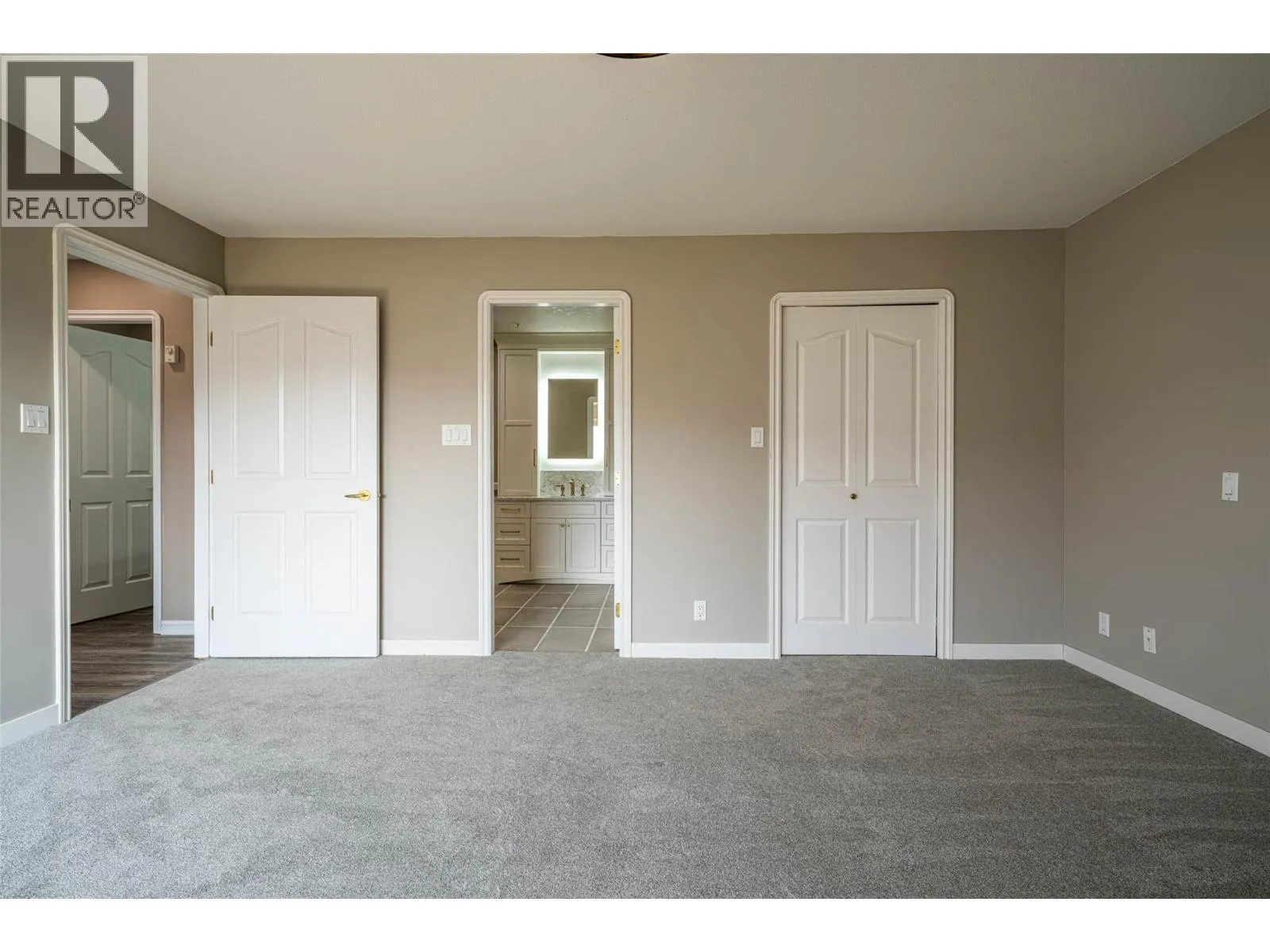 6805 COTTONWOOD Drive Unit# 300