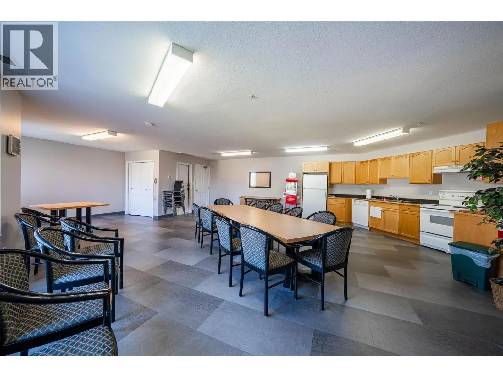 6805 COTTONWOOD Drive Unit# 300