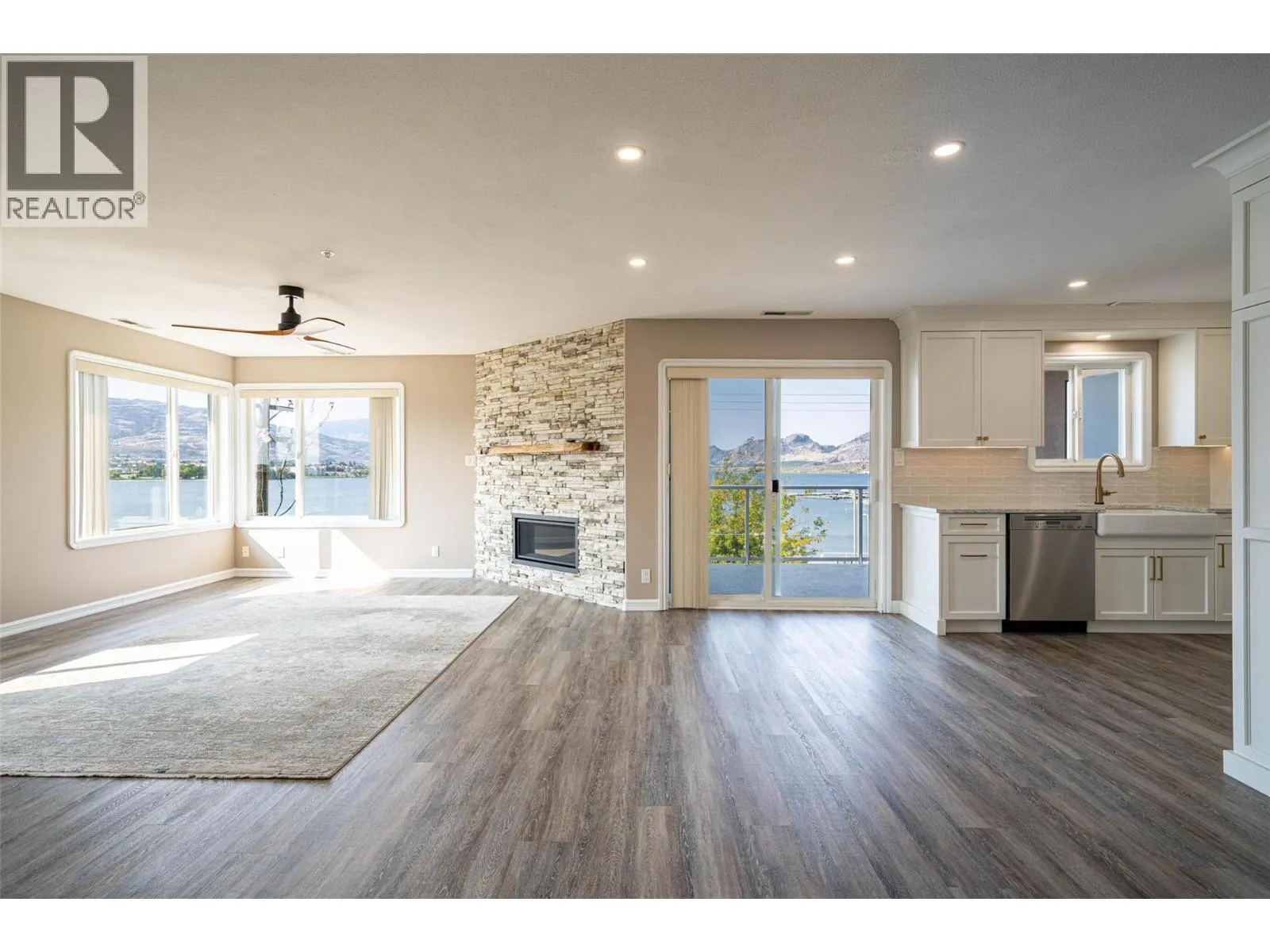 6805 COTTONWOOD Drive Unit# 300