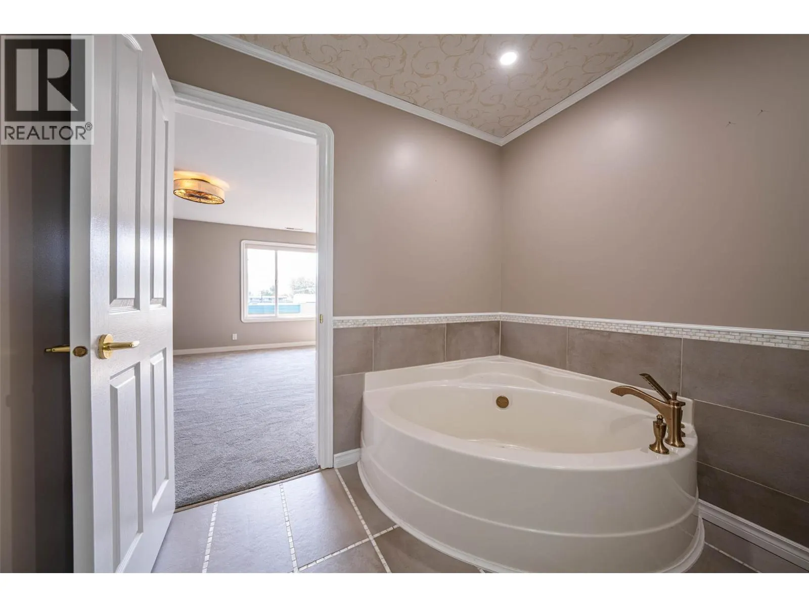 6805 COTTONWOOD Drive Unit# 300
