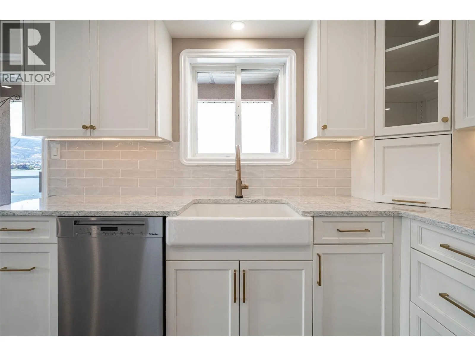 6805 COTTONWOOD Drive Unit# 300