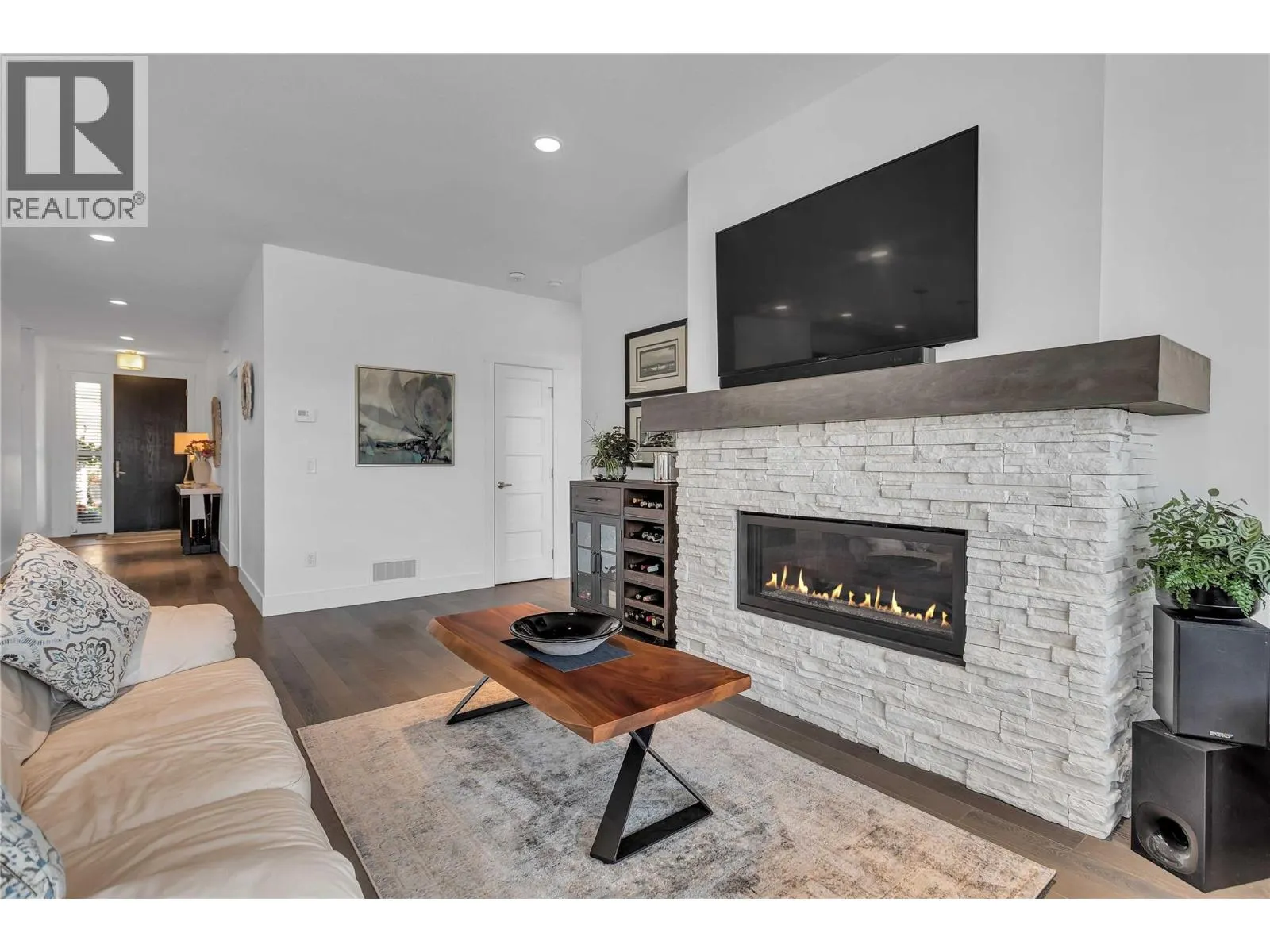 1640 Winter Lane