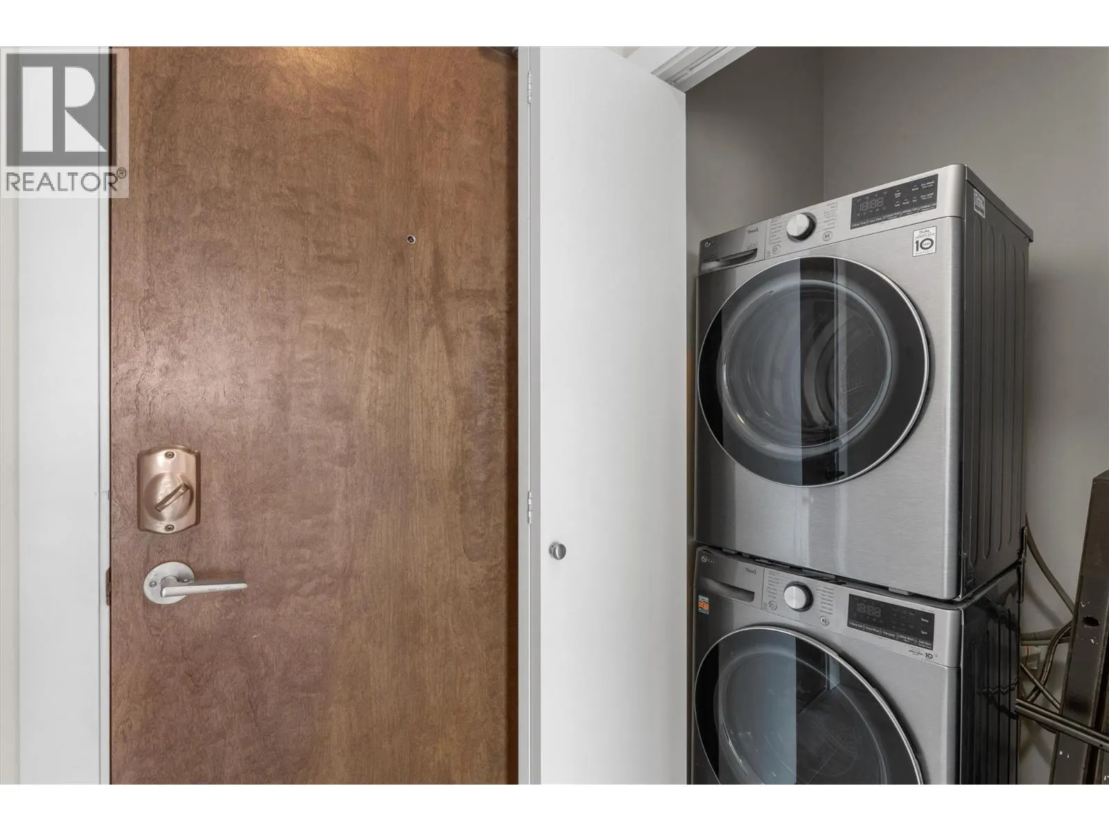 1075 Sunset Drive Unit# 1404