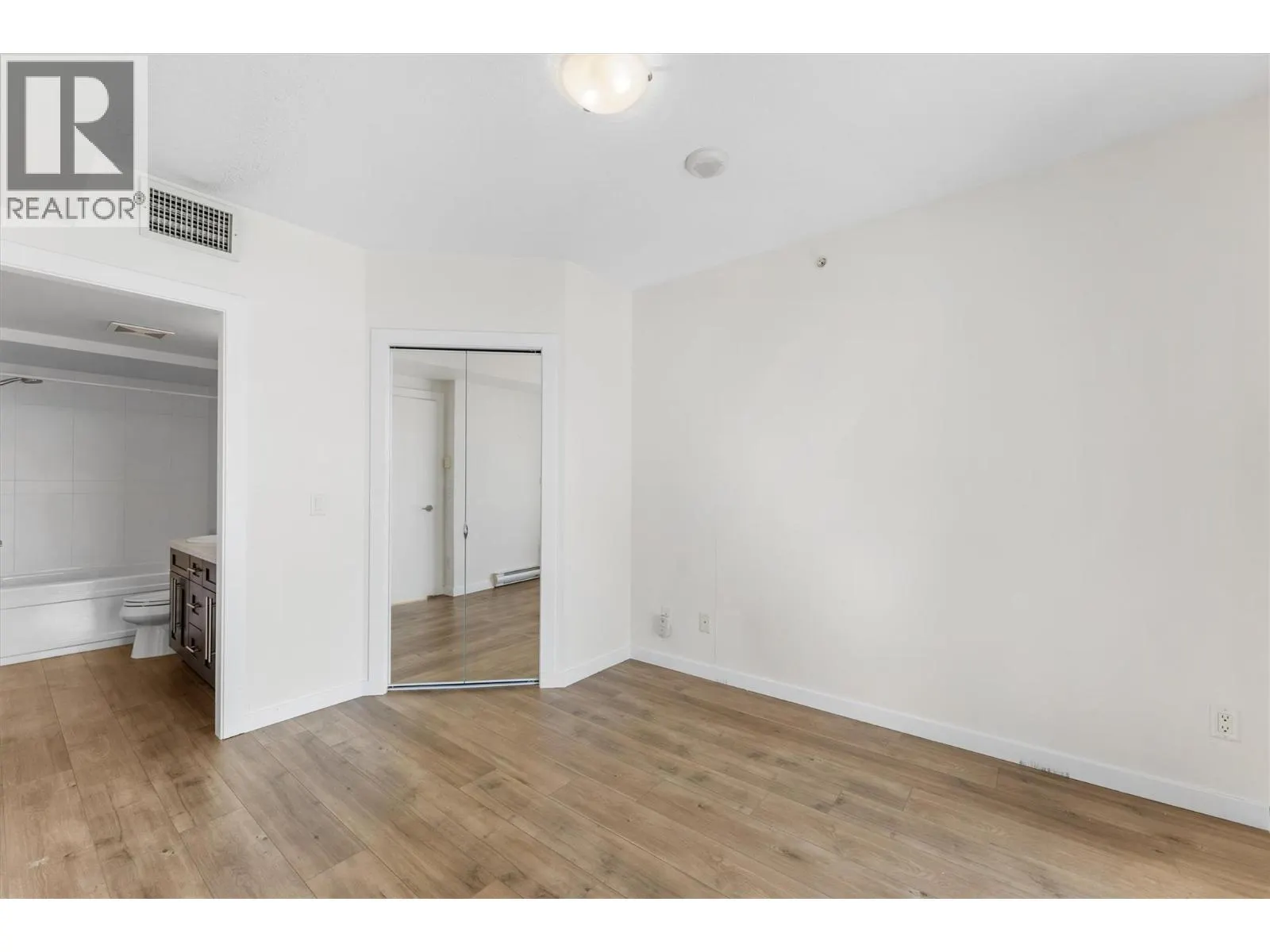 1075 Sunset Drive Unit# 1404