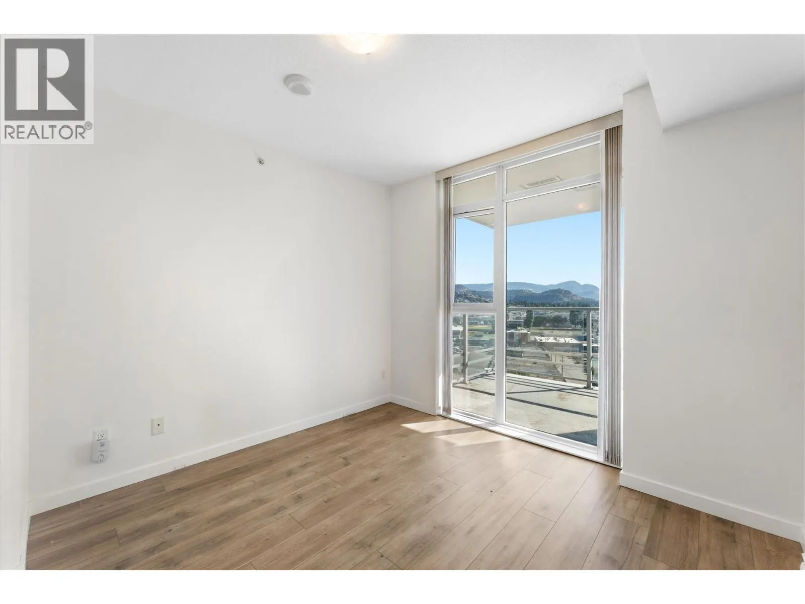 1075 Sunset Drive Unit# 1404