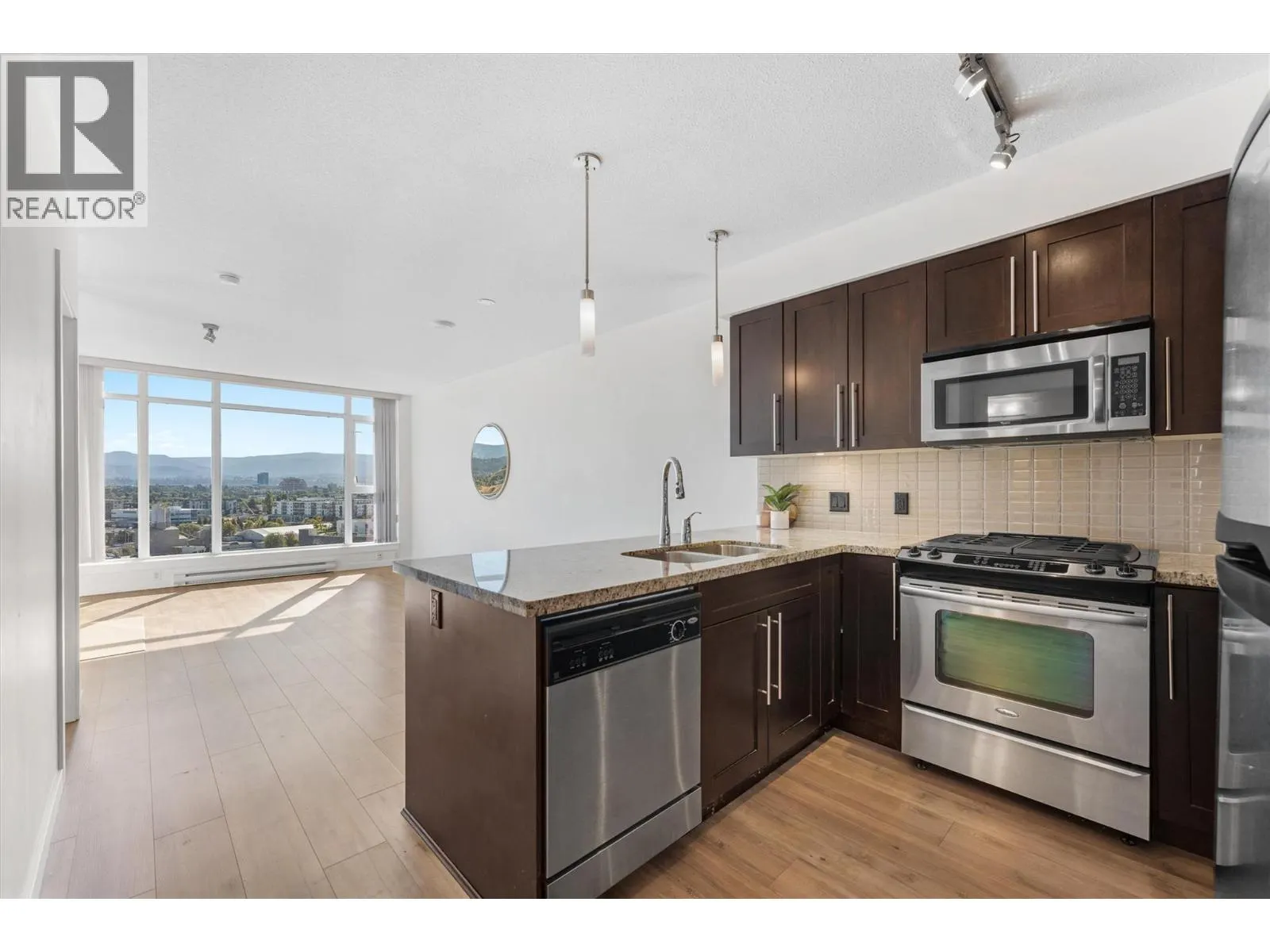 1075 Sunset Drive Unit# 1404
