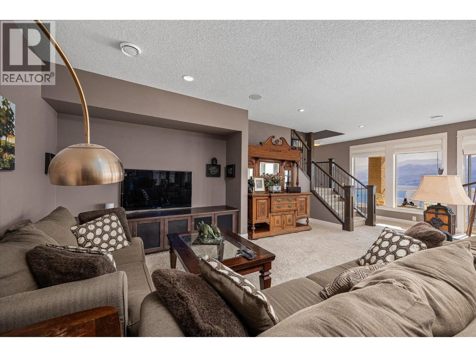 5165 Trepanier Bench Road Unit# 205