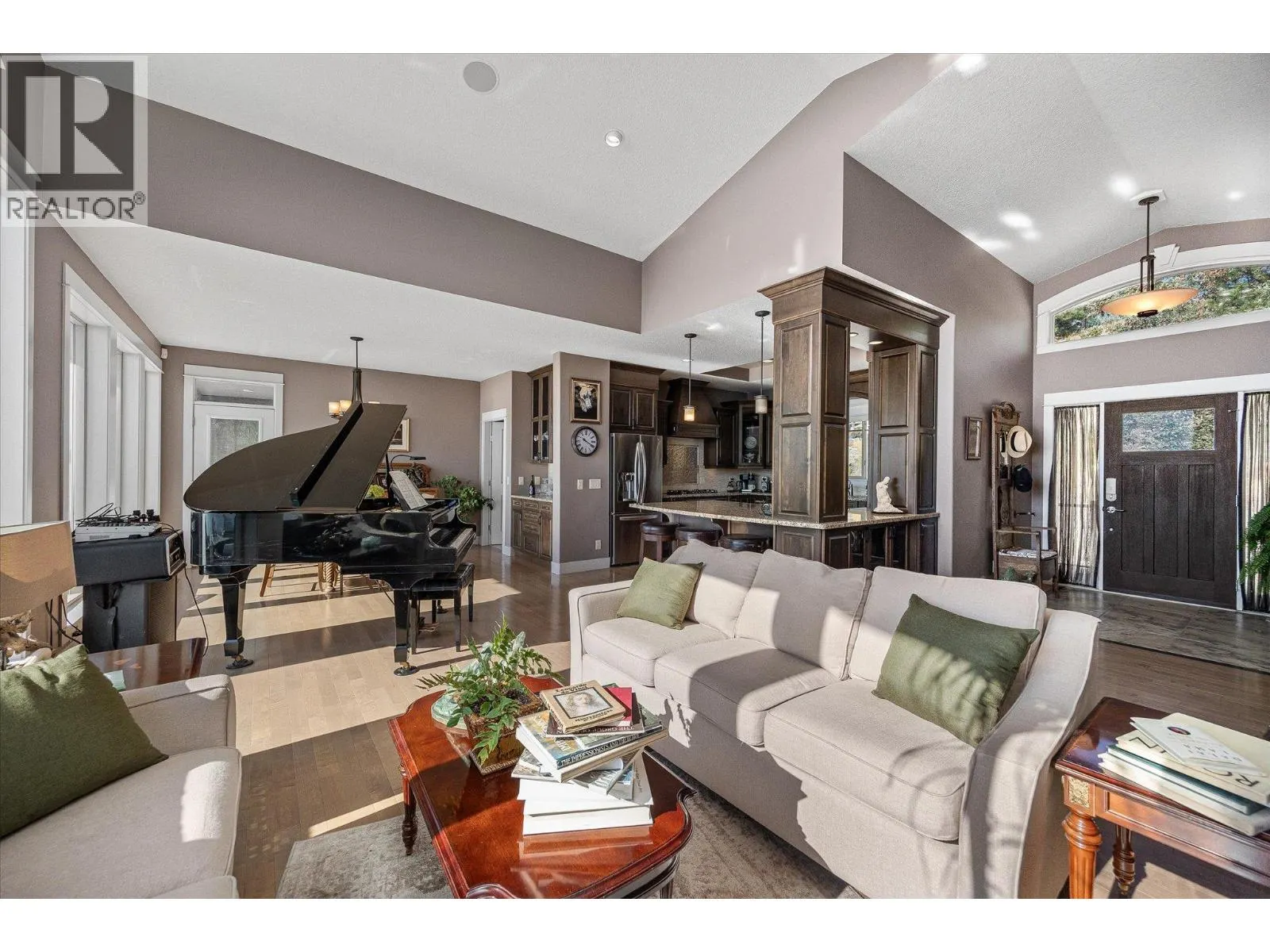 5165 Trepanier Bench Road Unit# 205