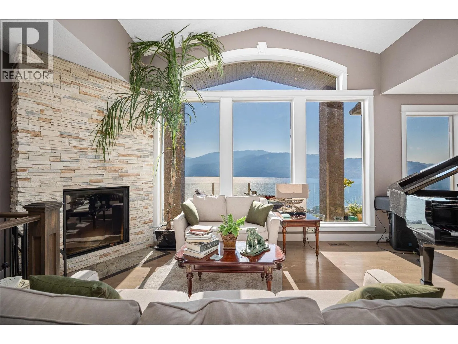 5165 Trepanier Bench Road Unit# 205