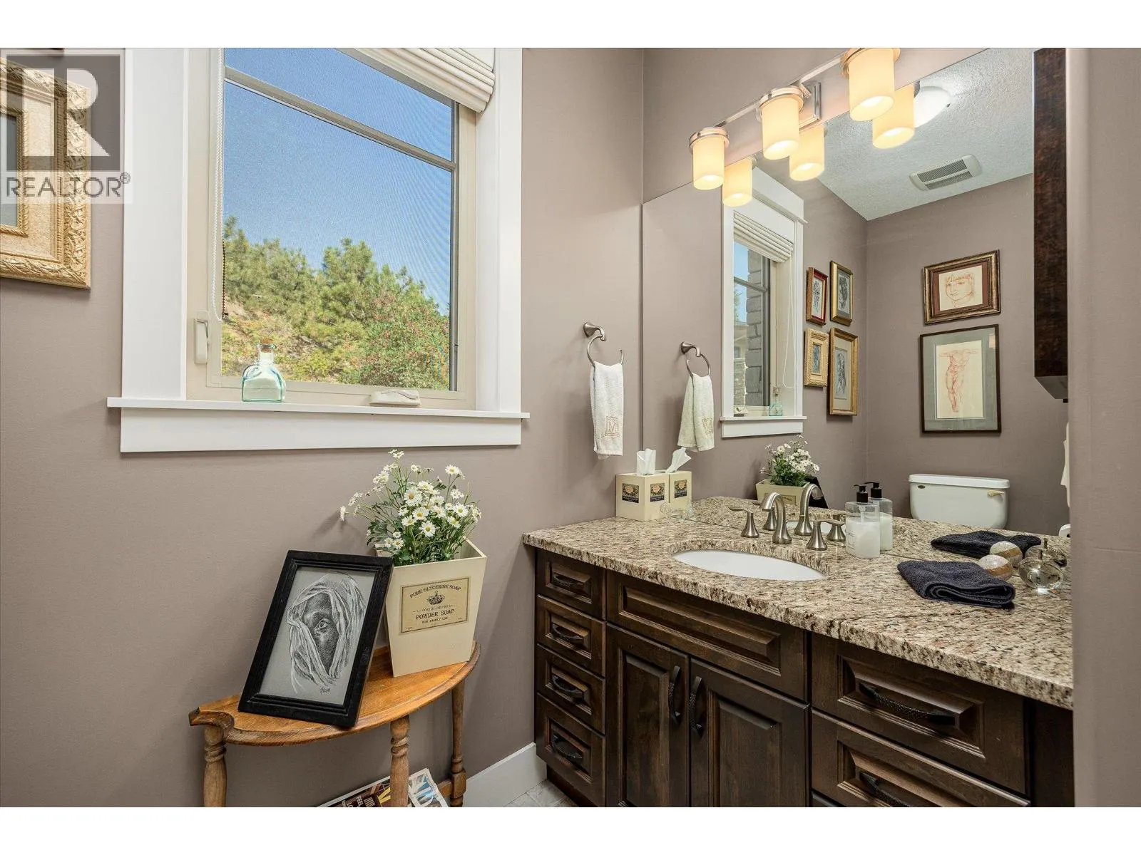 5165 Trepanier Bench Road Unit# 205