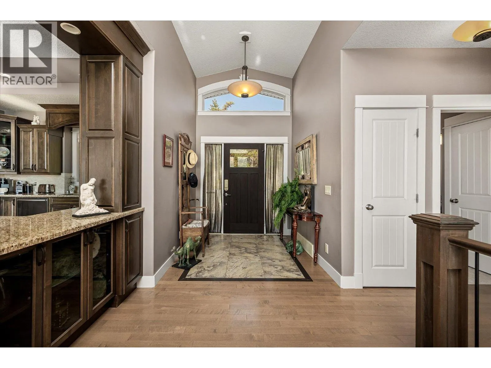 5165 Trepanier Bench Road Unit# 205