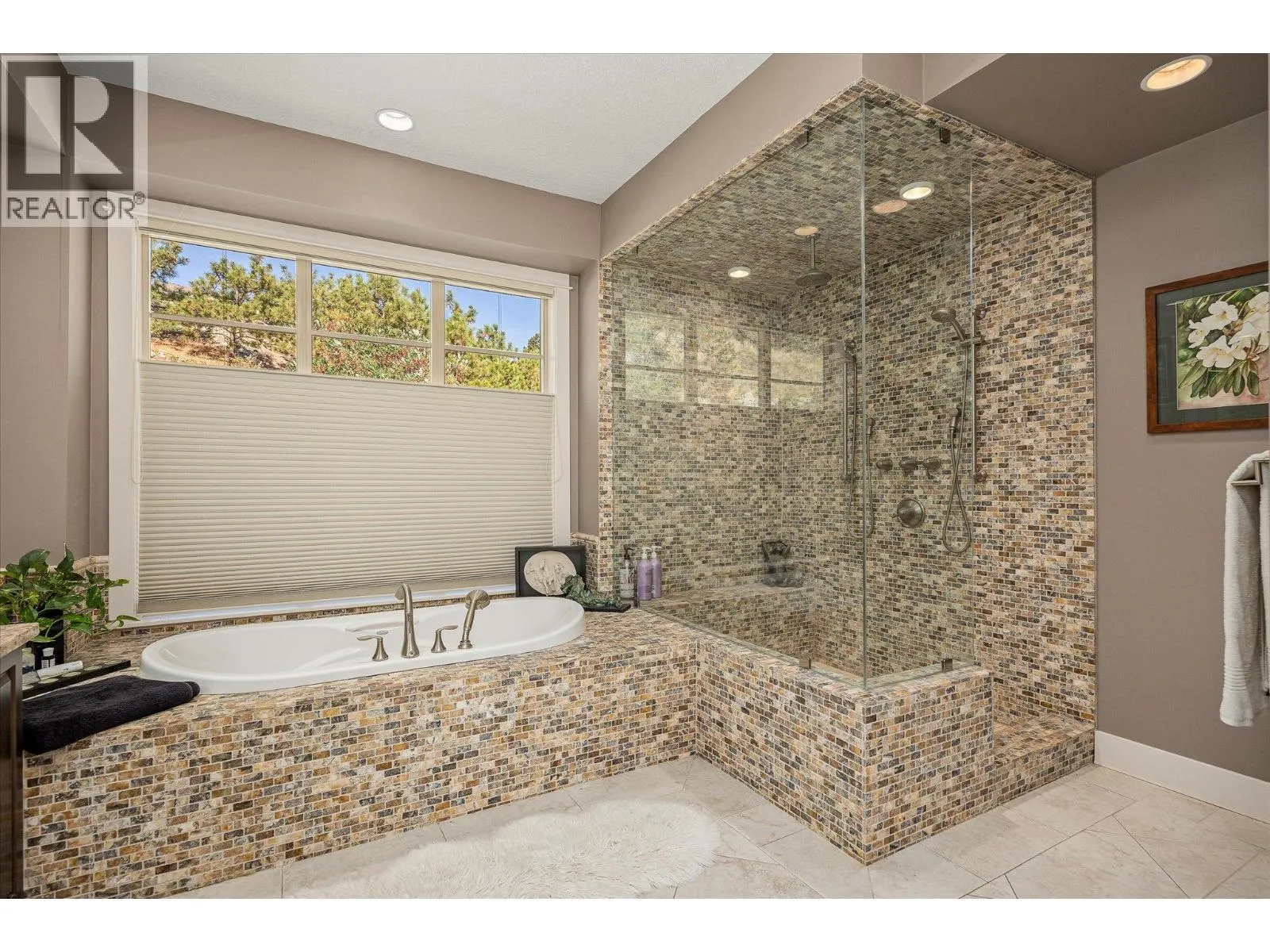 5165 Trepanier Bench Road Unit# 205