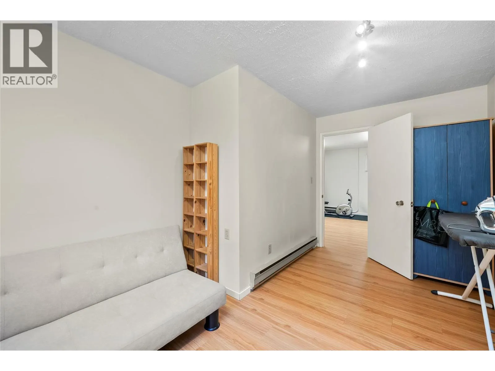1225 Bay Drive
