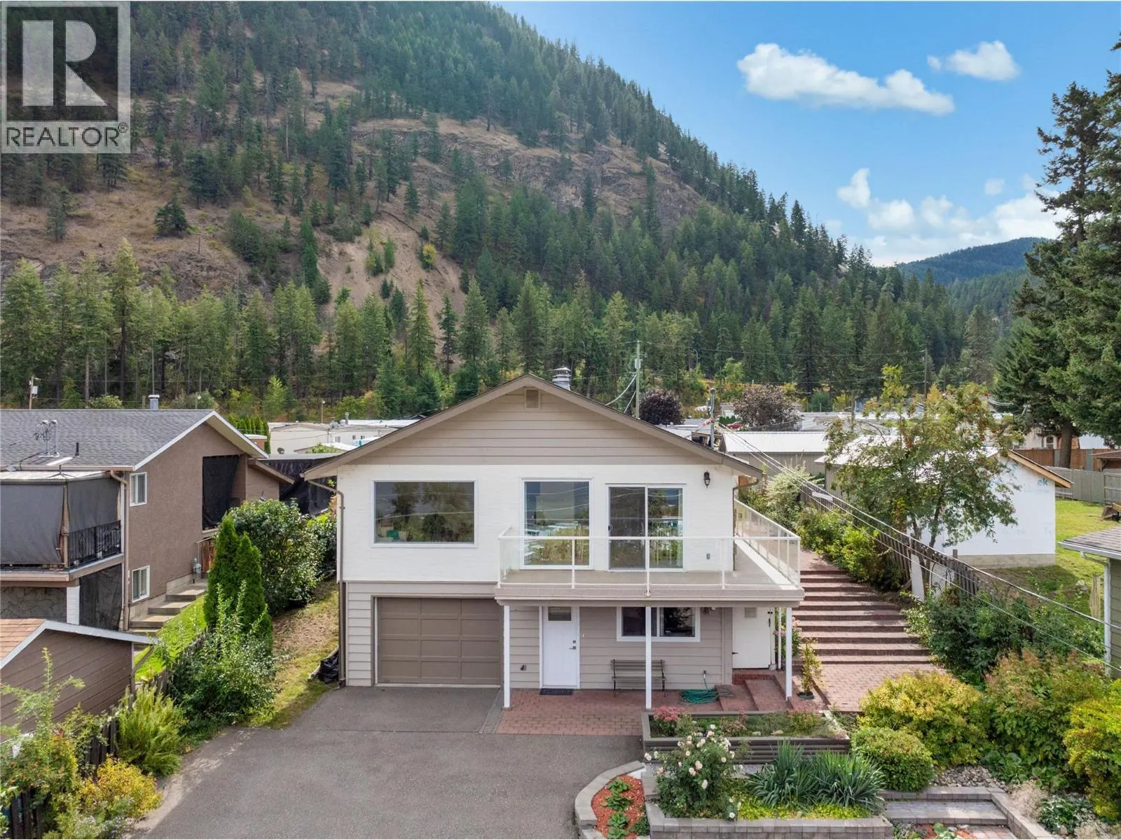 1225 Bay Drive