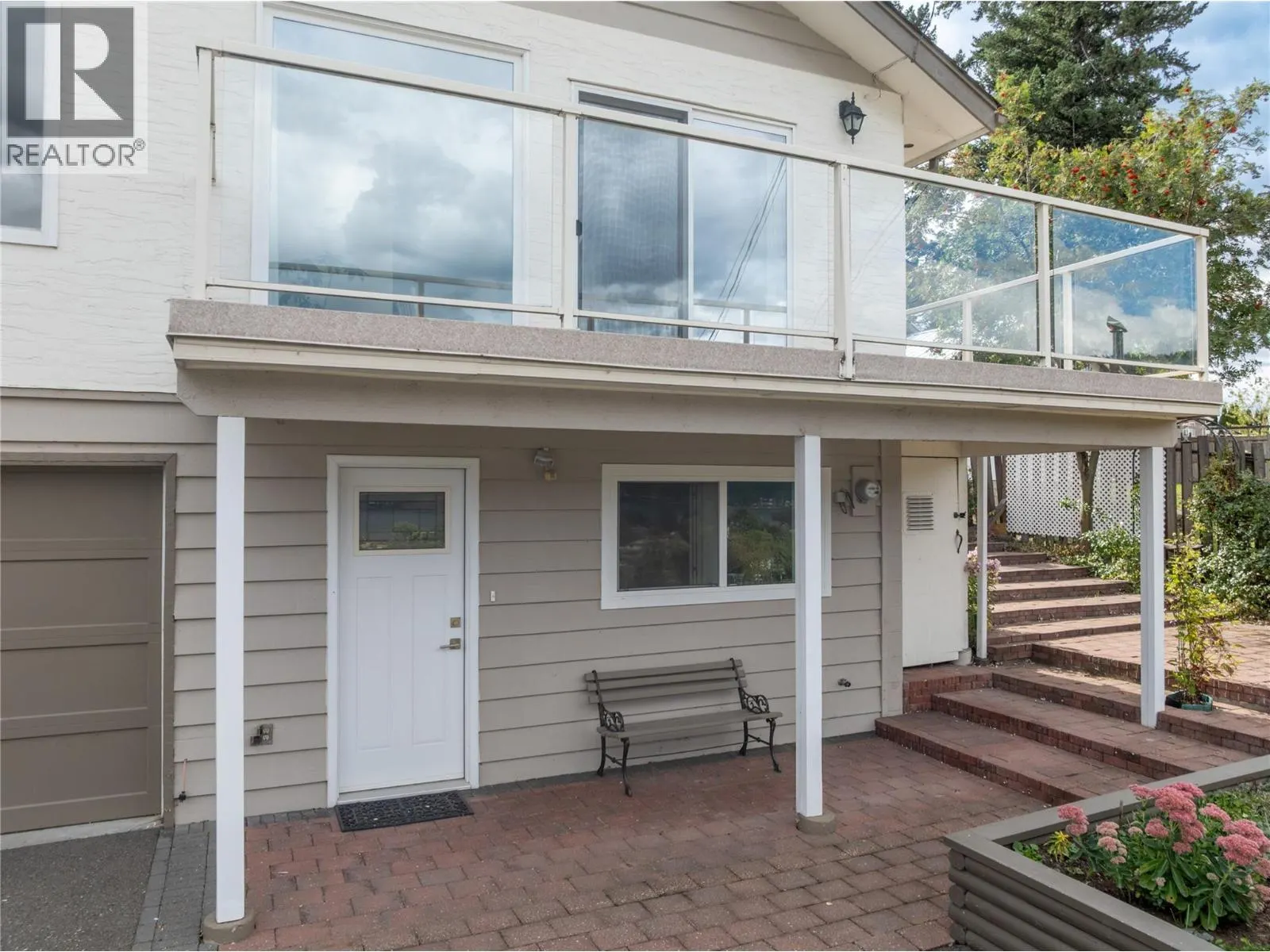 1225 Bay Drive