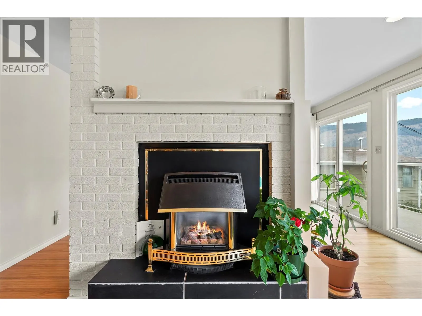 1225 Bay Drive