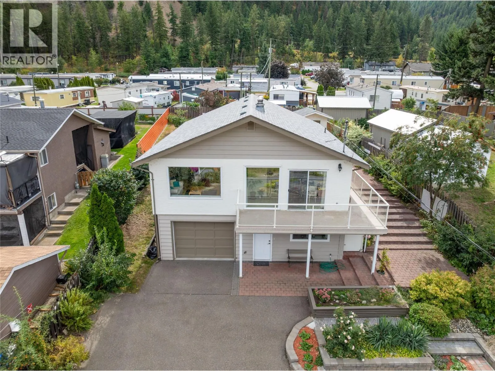 1225 Bay Drive