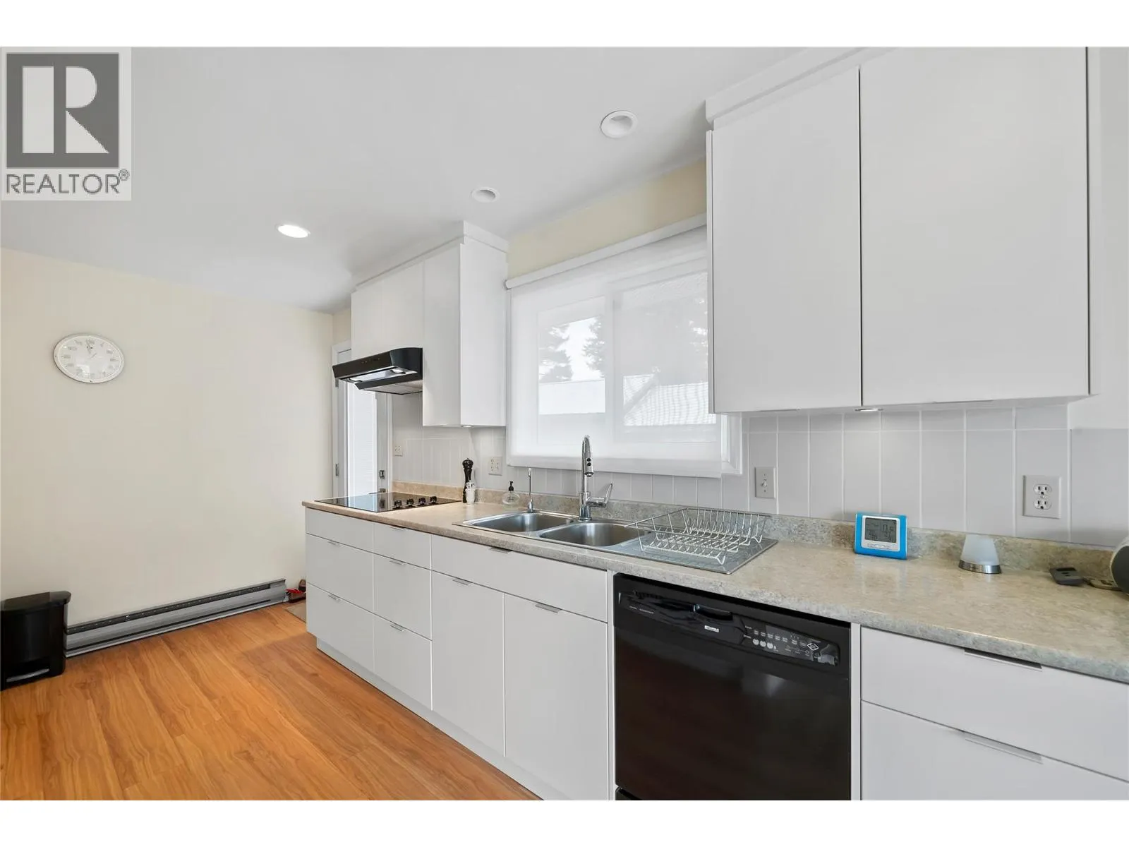 1225 Bay Drive