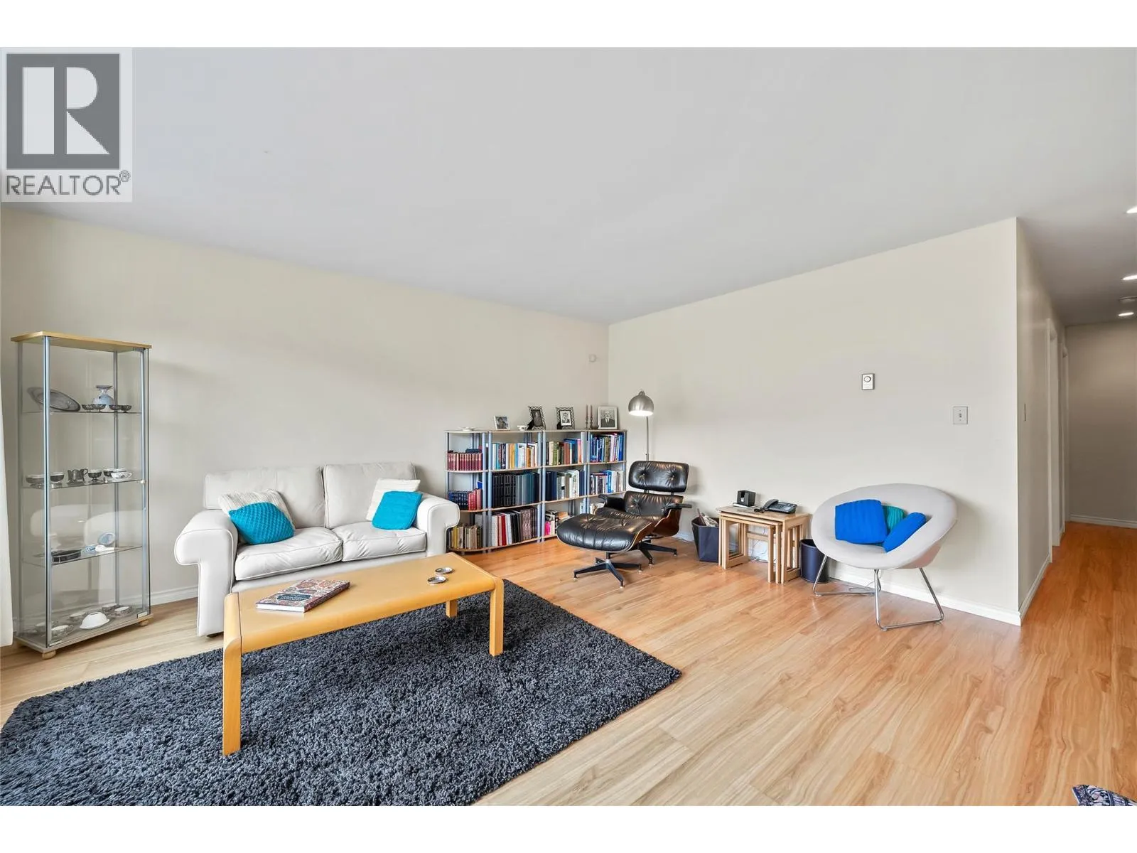 1225 Bay Drive
