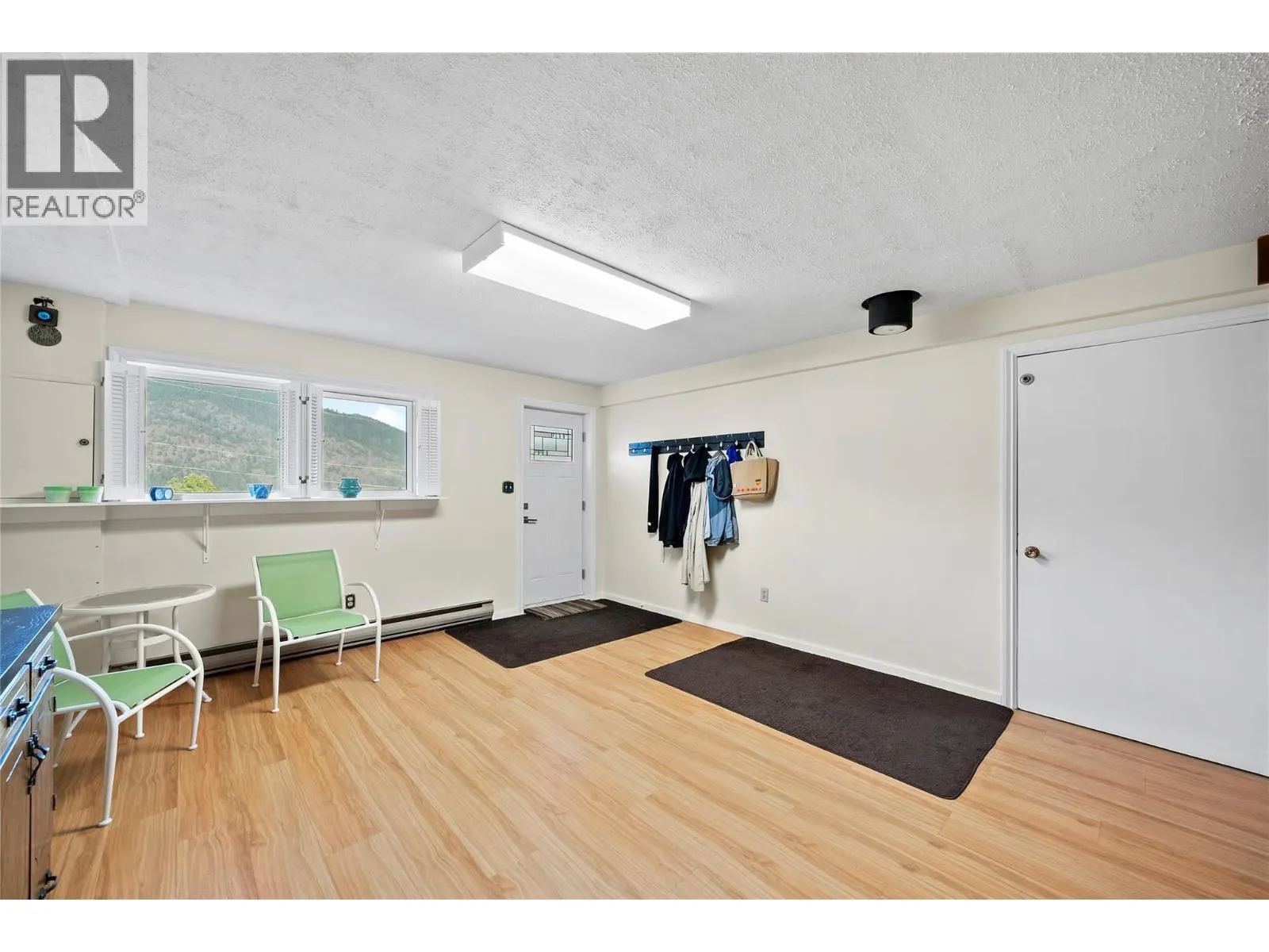 1225 Bay Drive