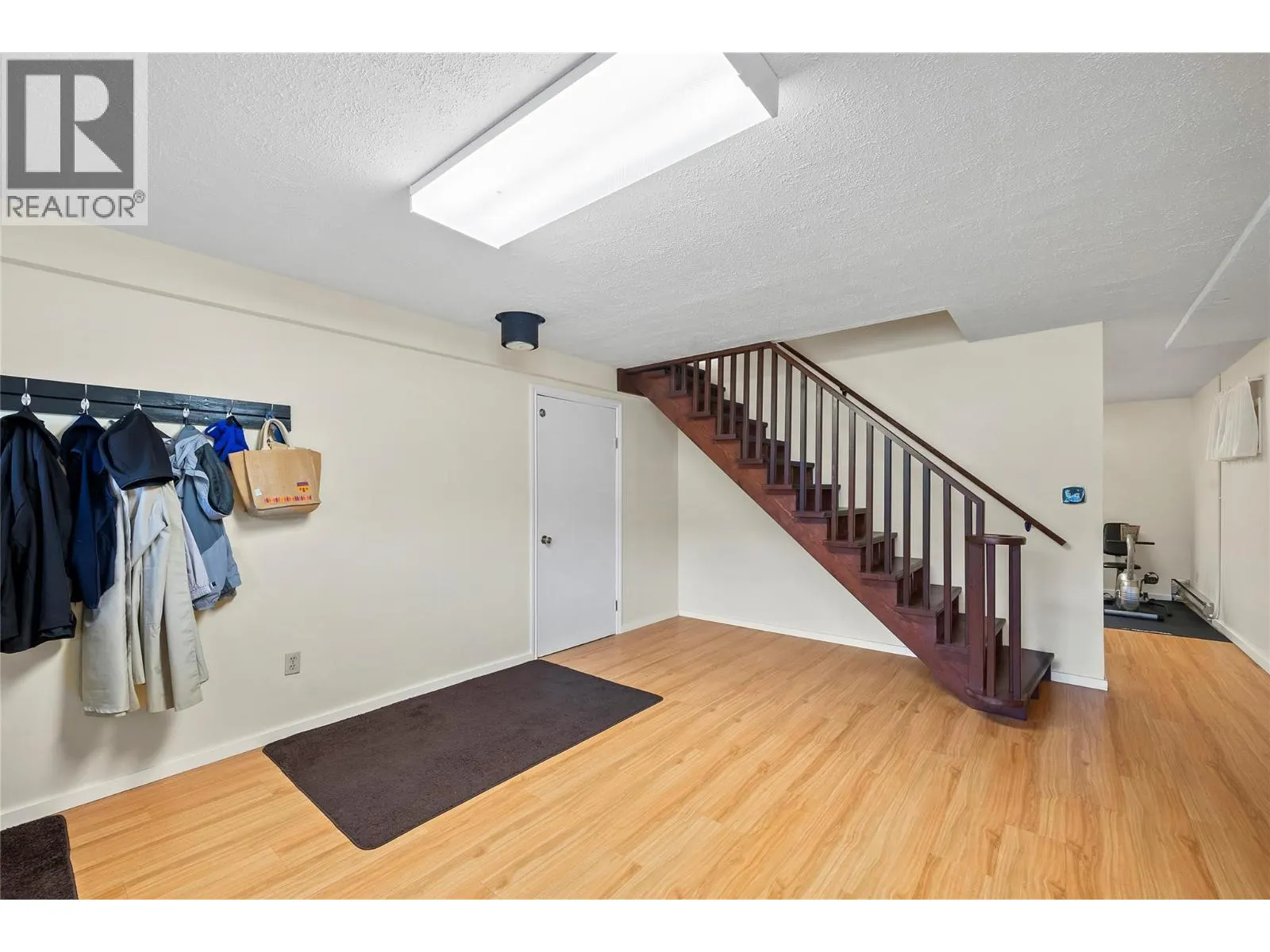 1225 Bay Drive