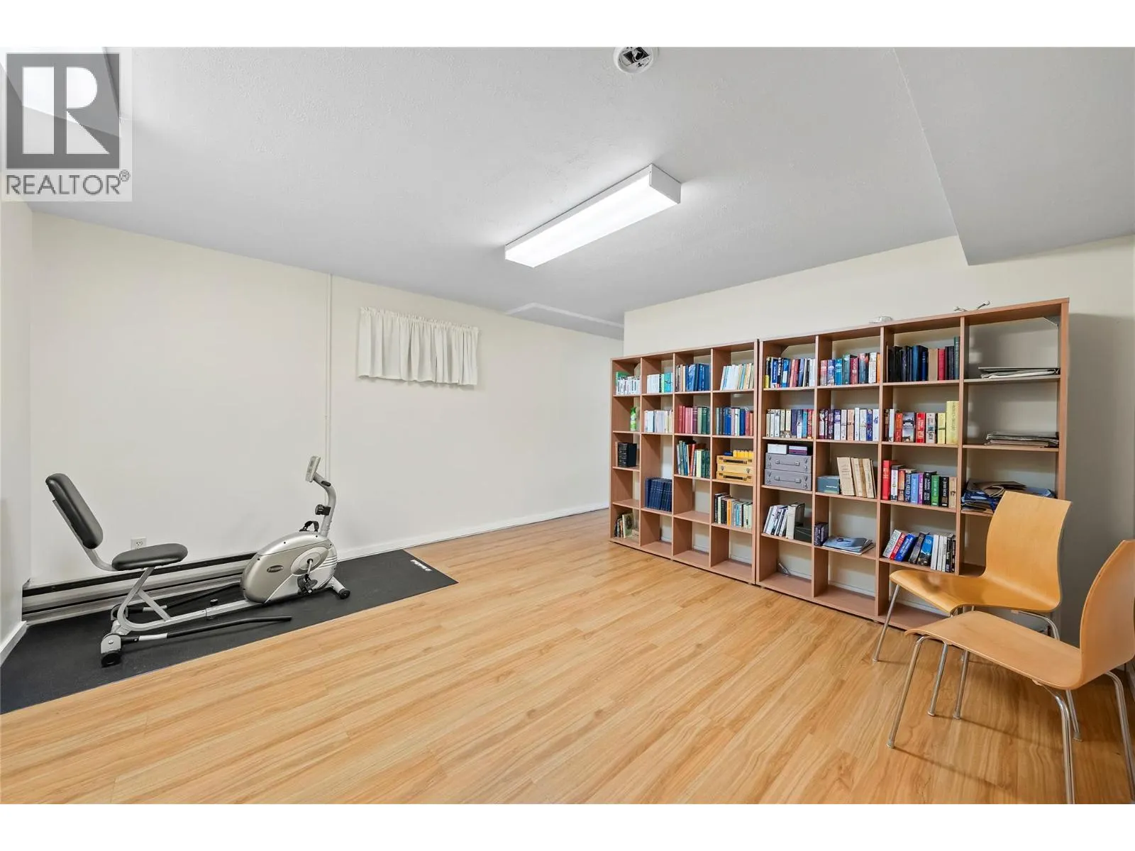 1225 Bay Drive