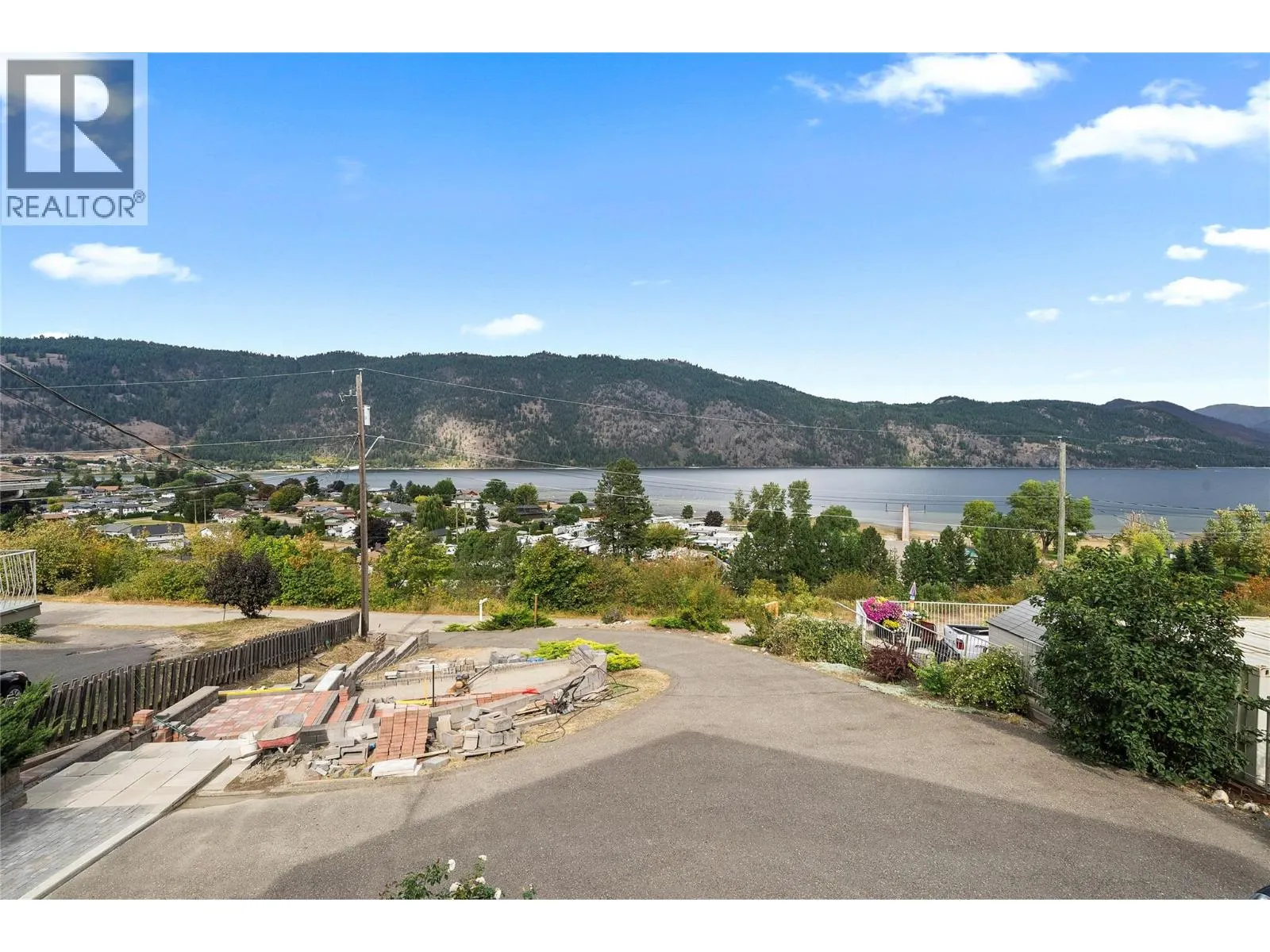 1225 Bay Drive