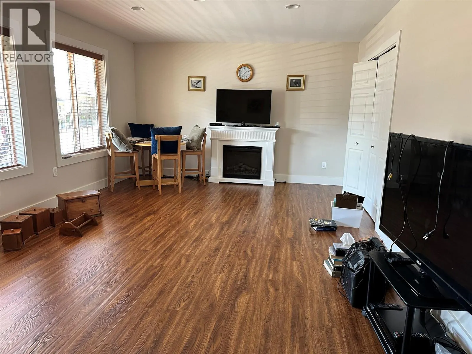 8121 BIRCHWOOD Drive