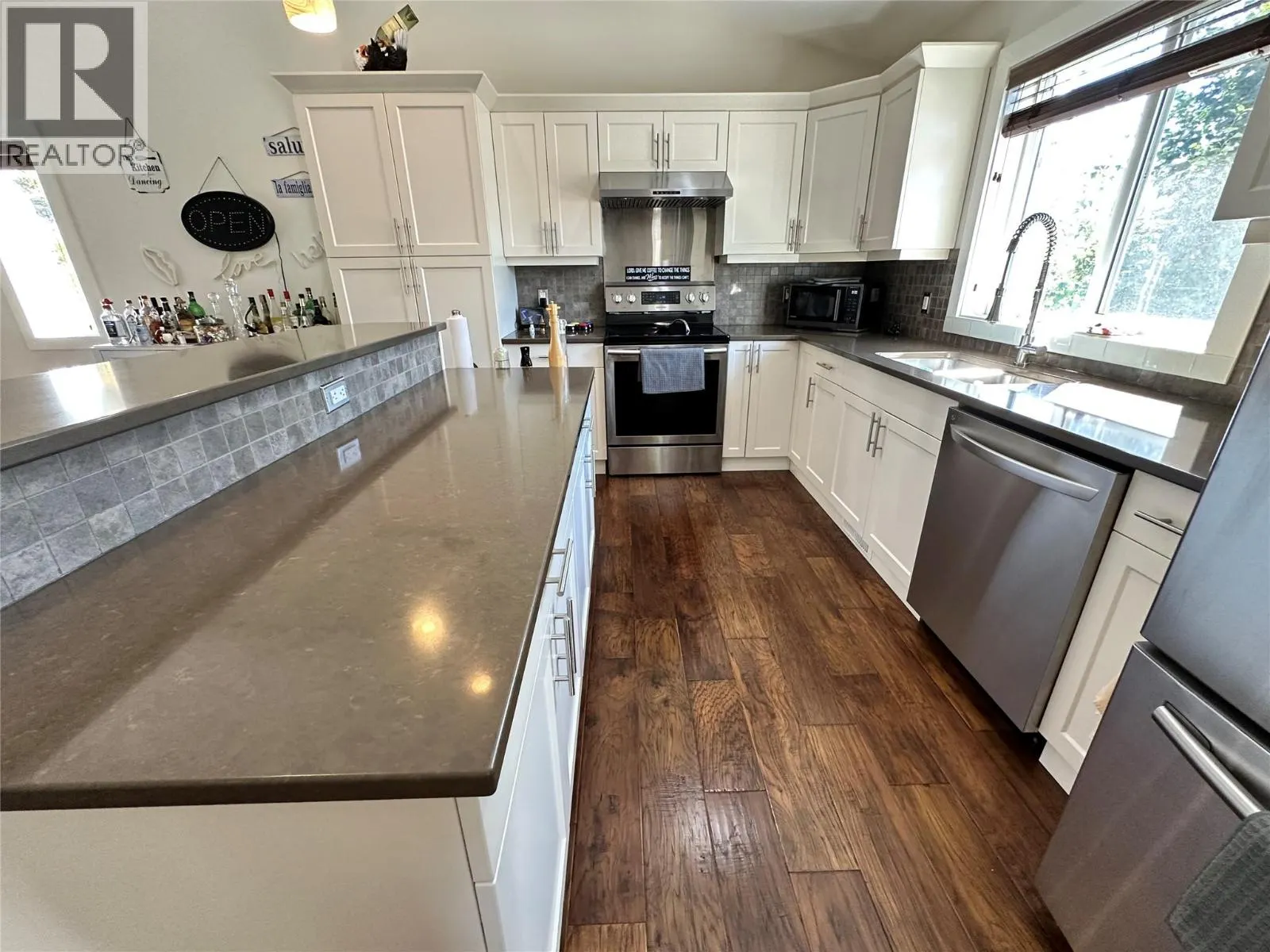 8121 BIRCHWOOD Drive