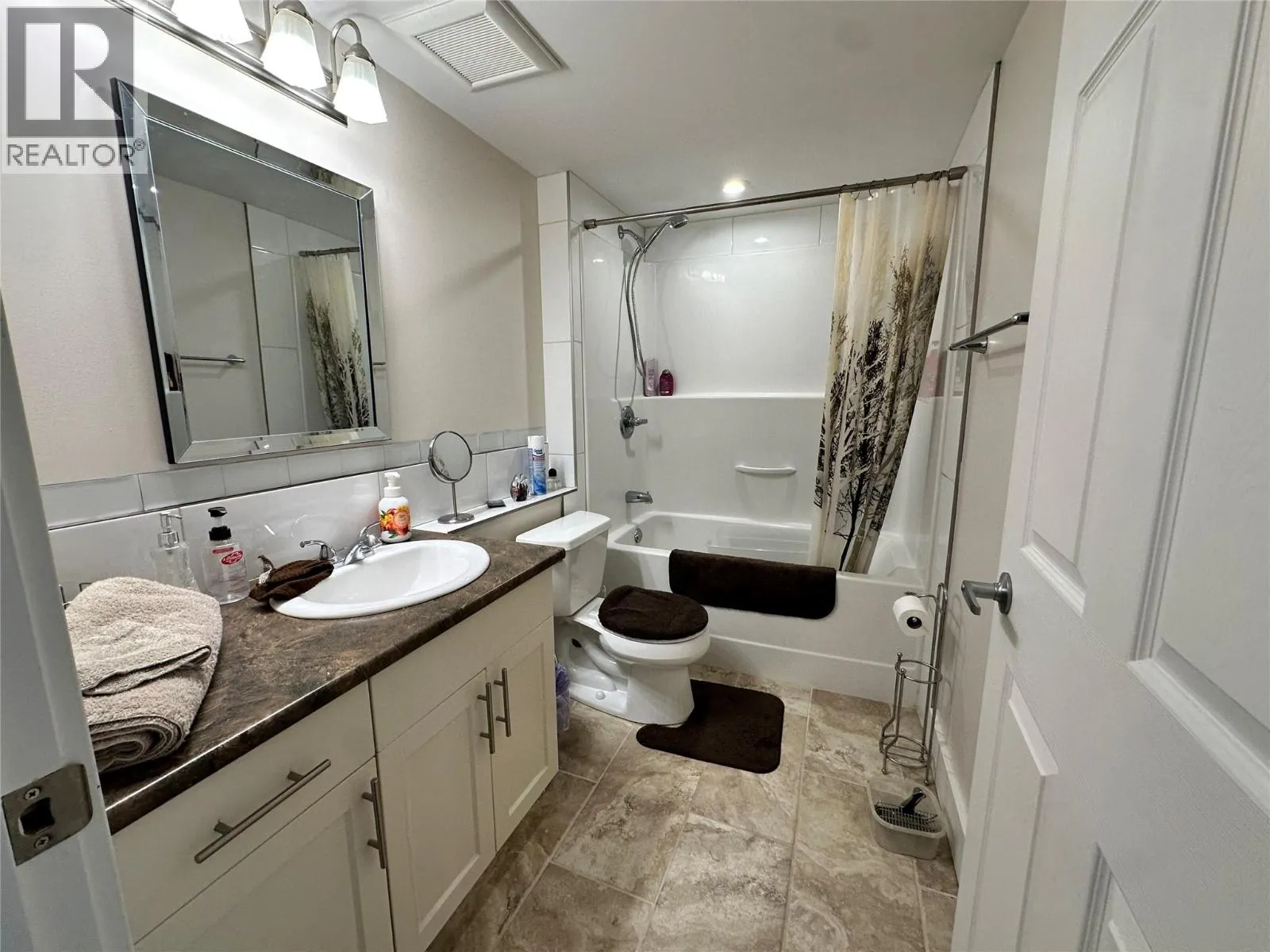 8121 BIRCHWOOD Drive