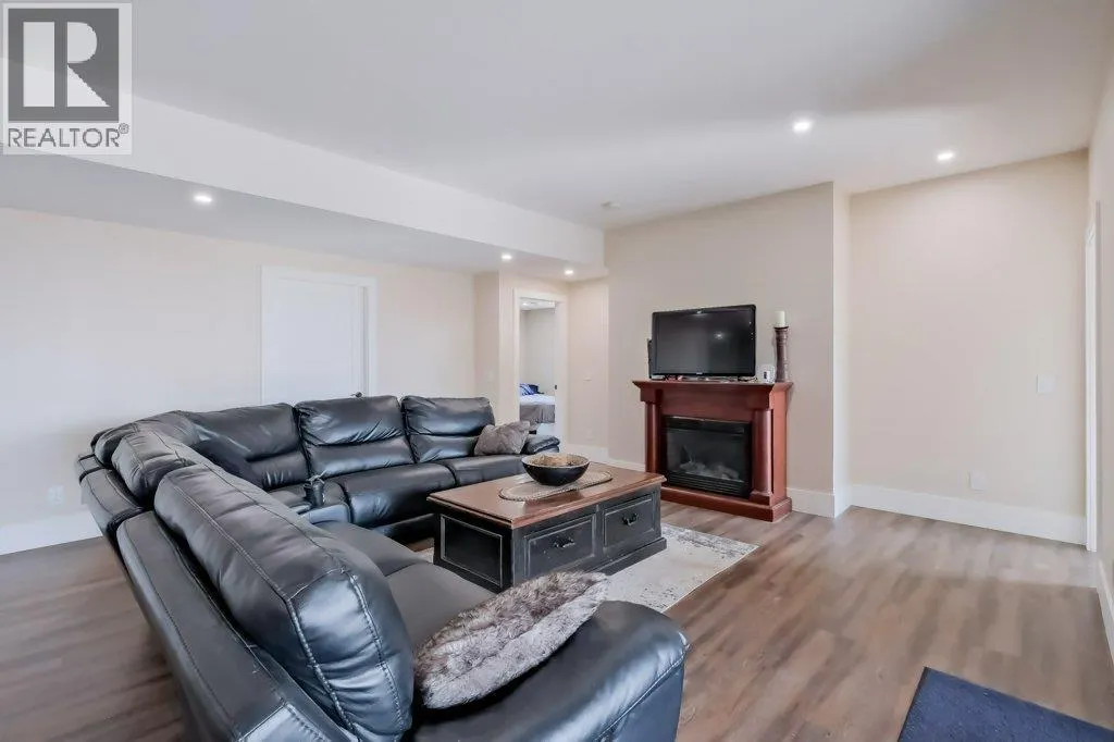 7839 Falcon Ridge Crescent
